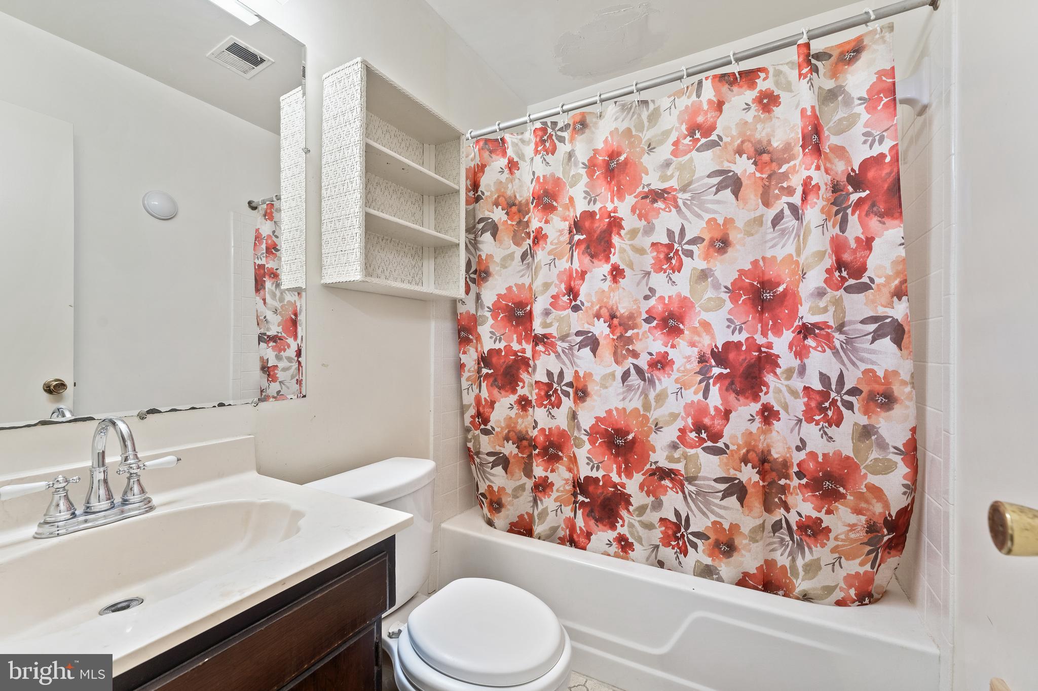 OAK RIDGE ESTATES - Residential