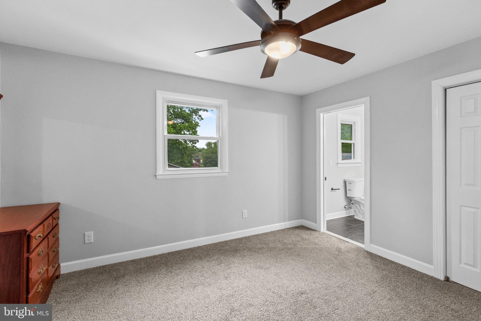 WESTBURY - Residential