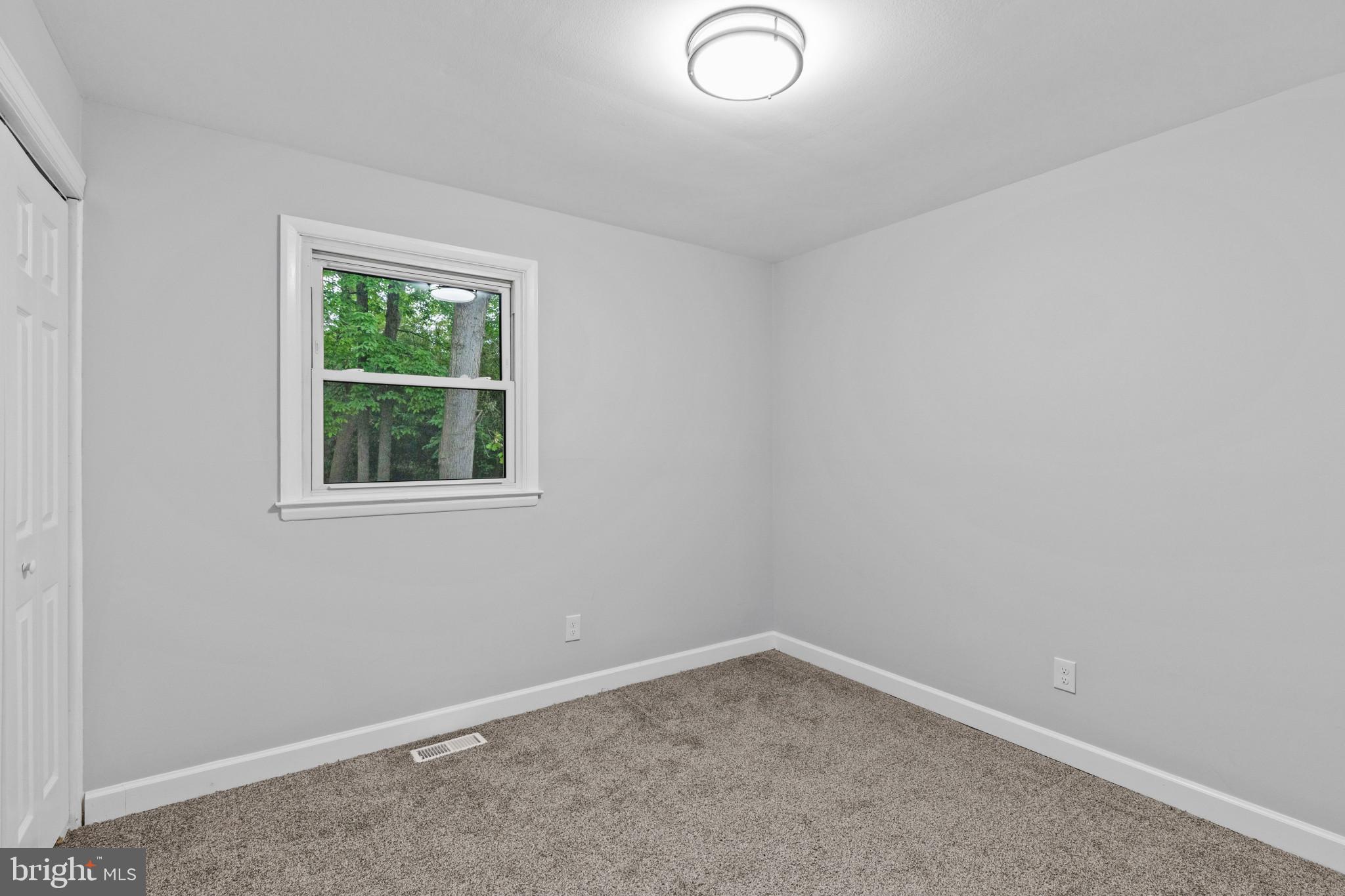 WESTBURY - Residential