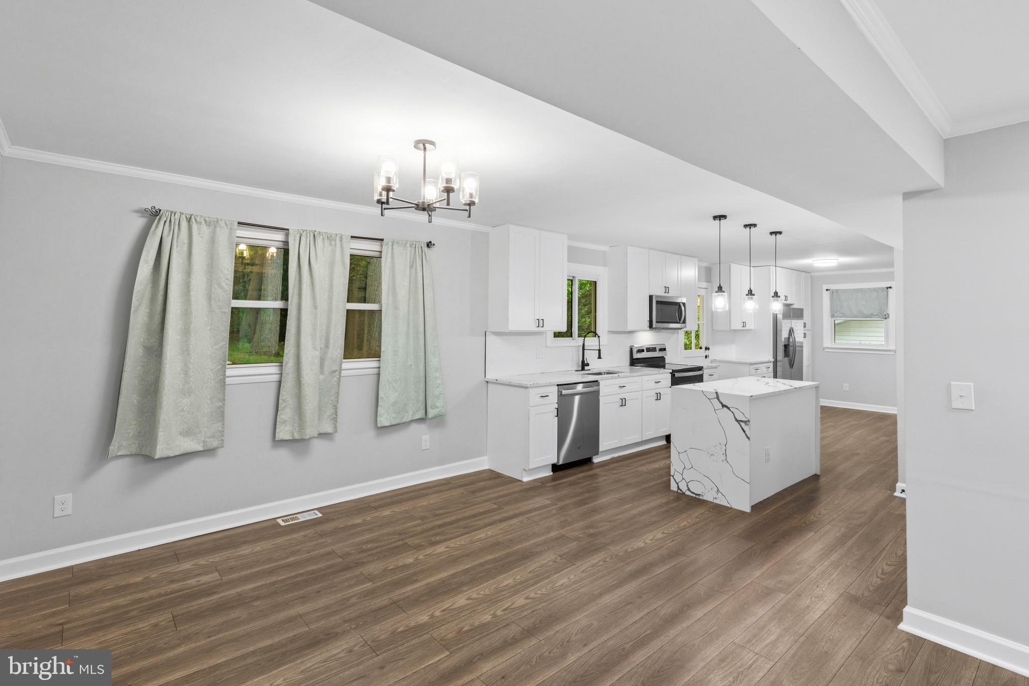 WESTBURY - Residential