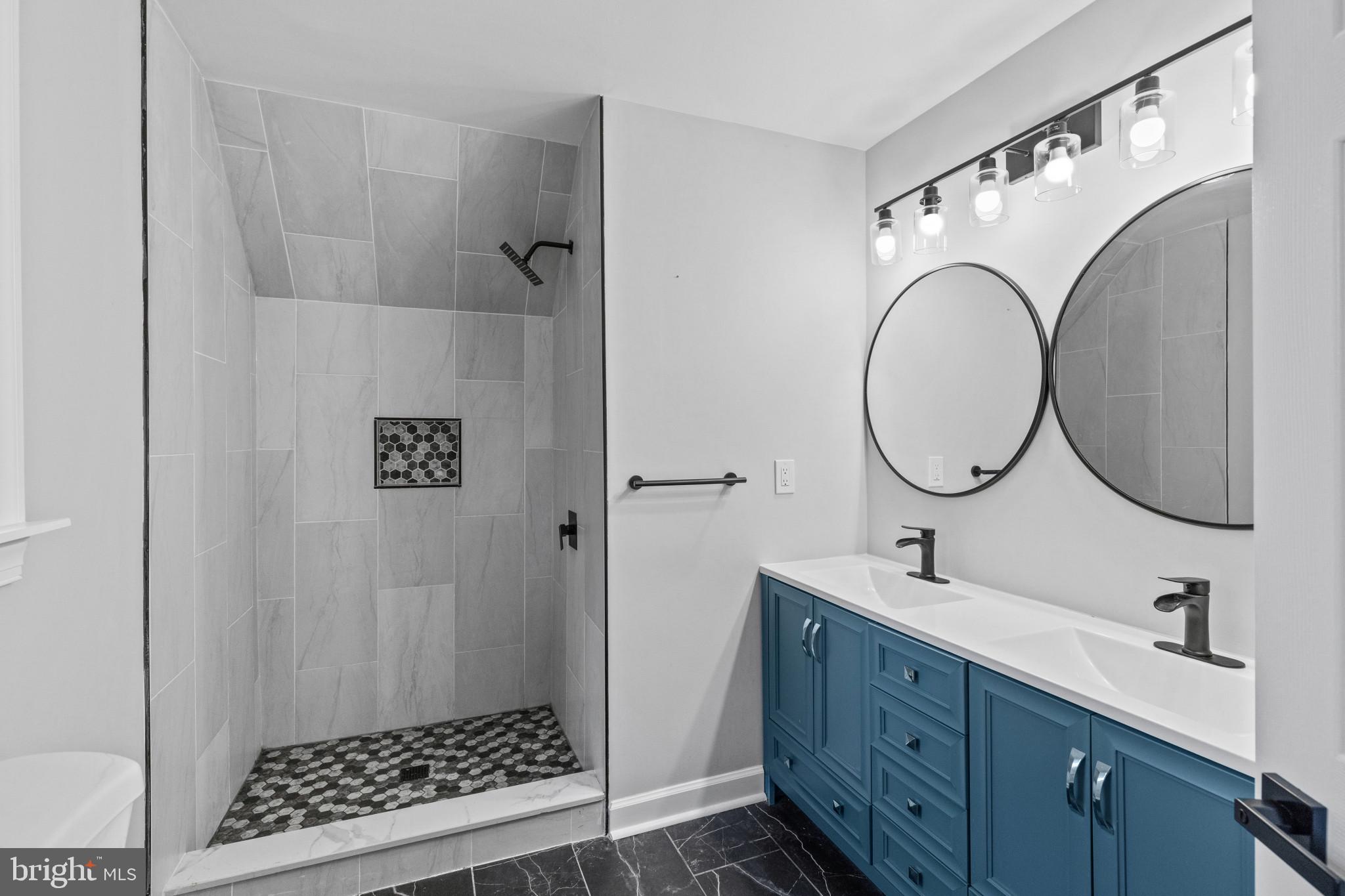 WESTBURY - Residential