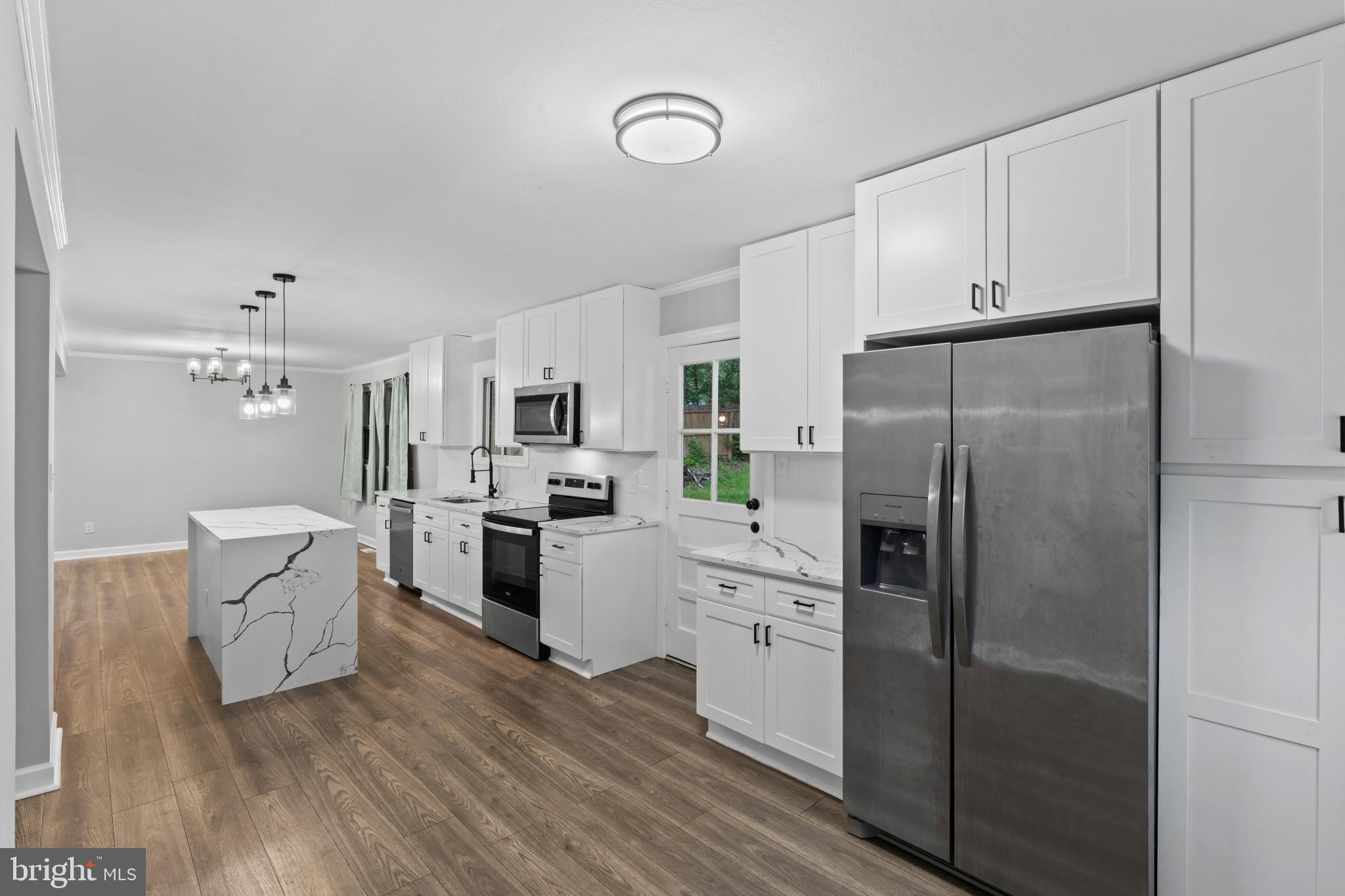 WESTBURY - Residential