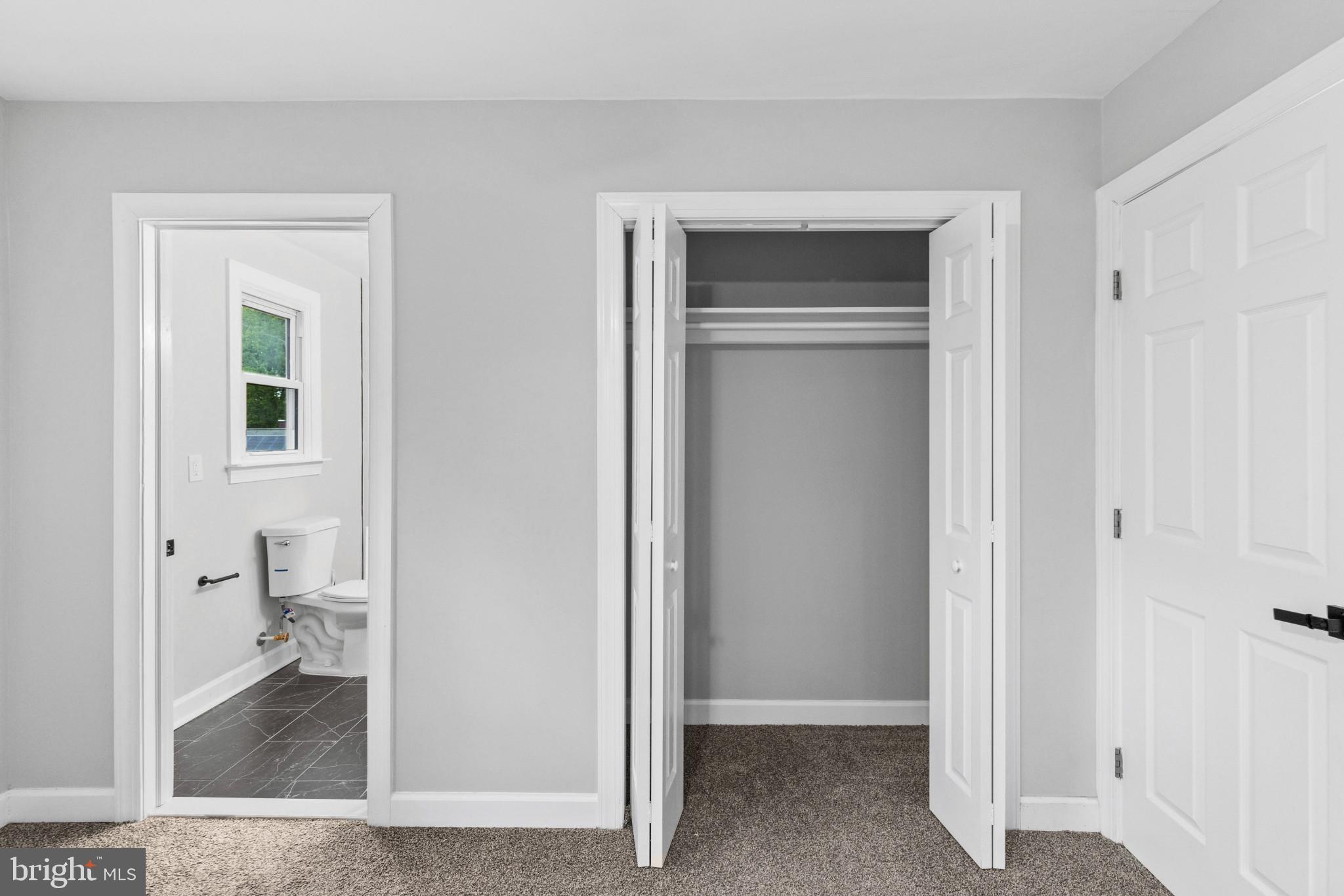 WESTBURY - Residential