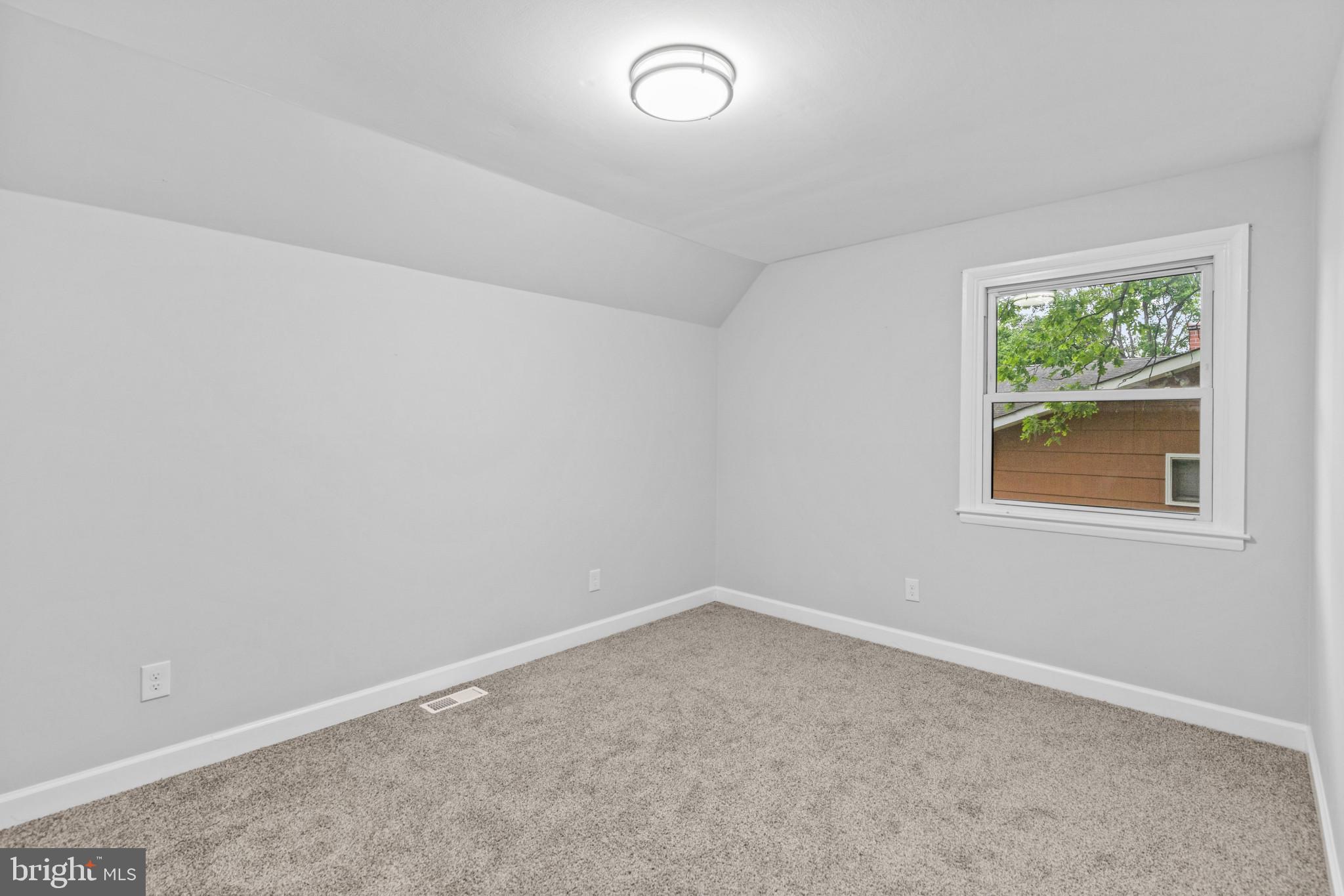 WESTBURY - Residential