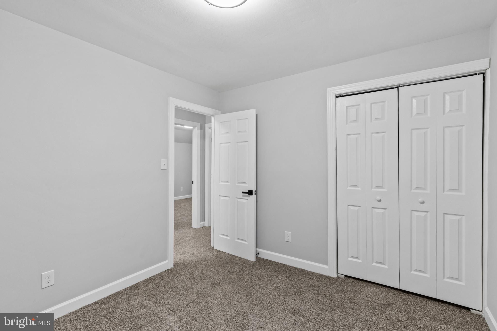 WESTBURY - Residential