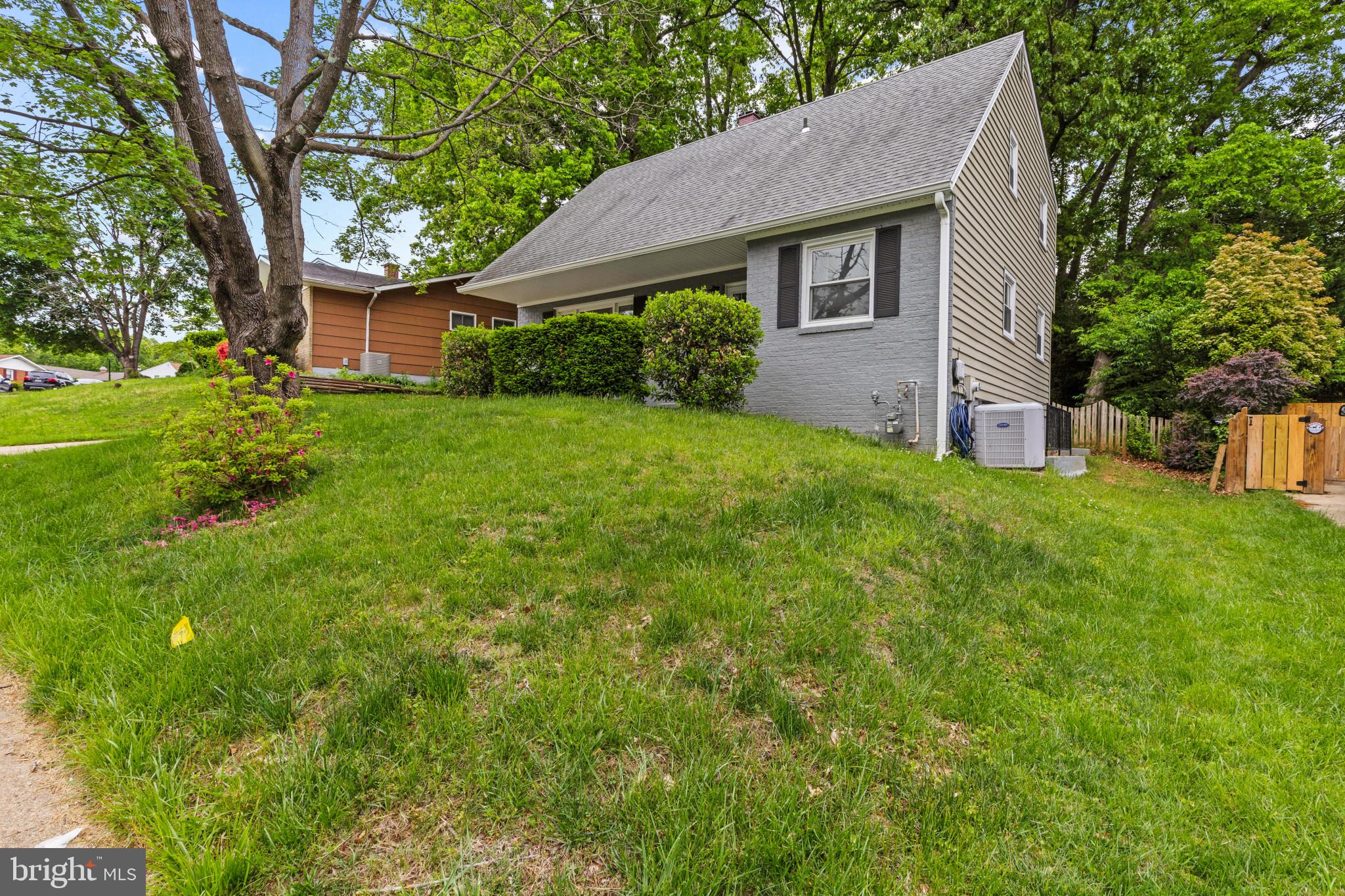 WESTBURY - Residential