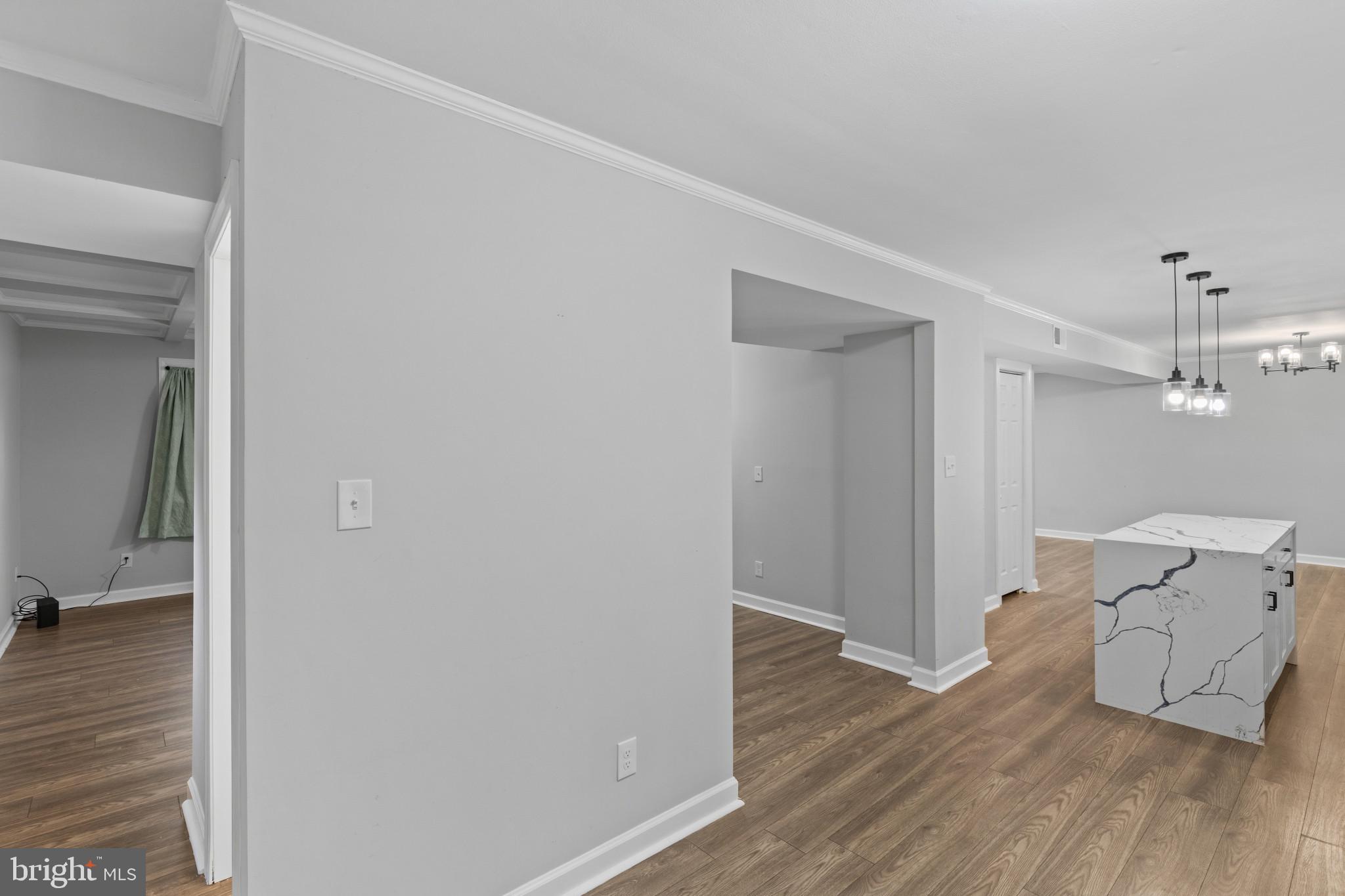 WESTBURY - Residential
