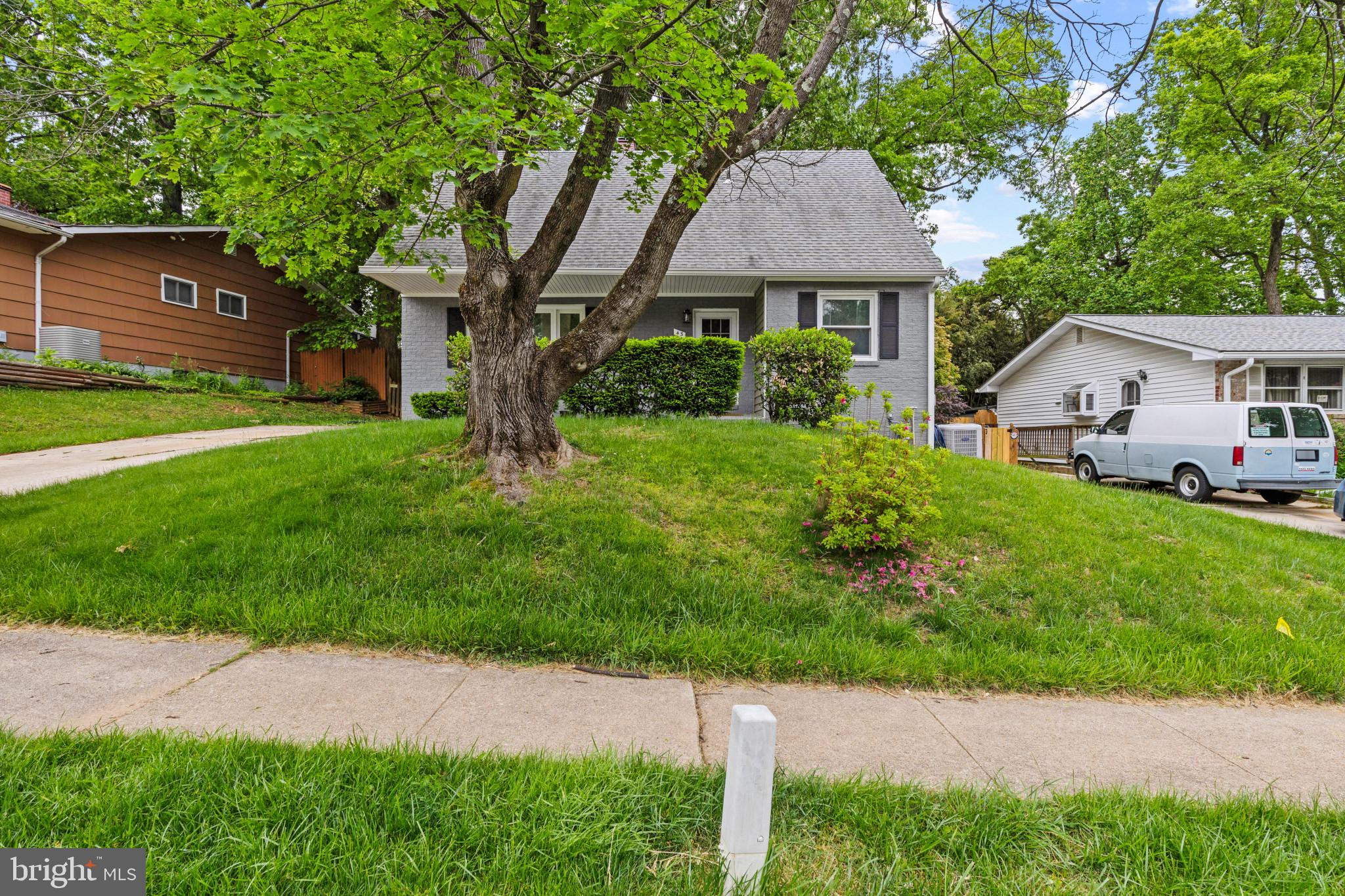 WESTBURY - Residential