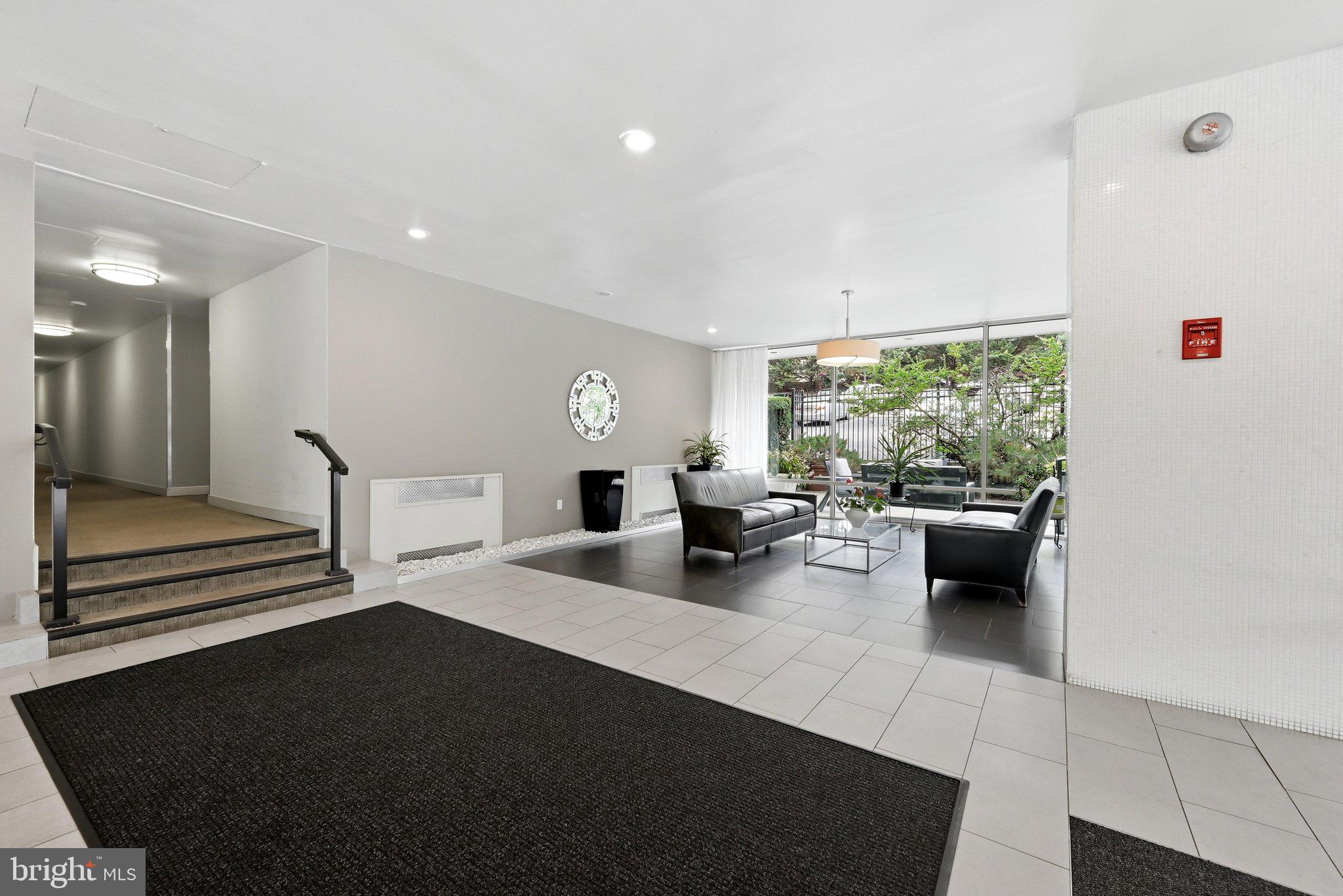 1210 N TAFT STREET 811