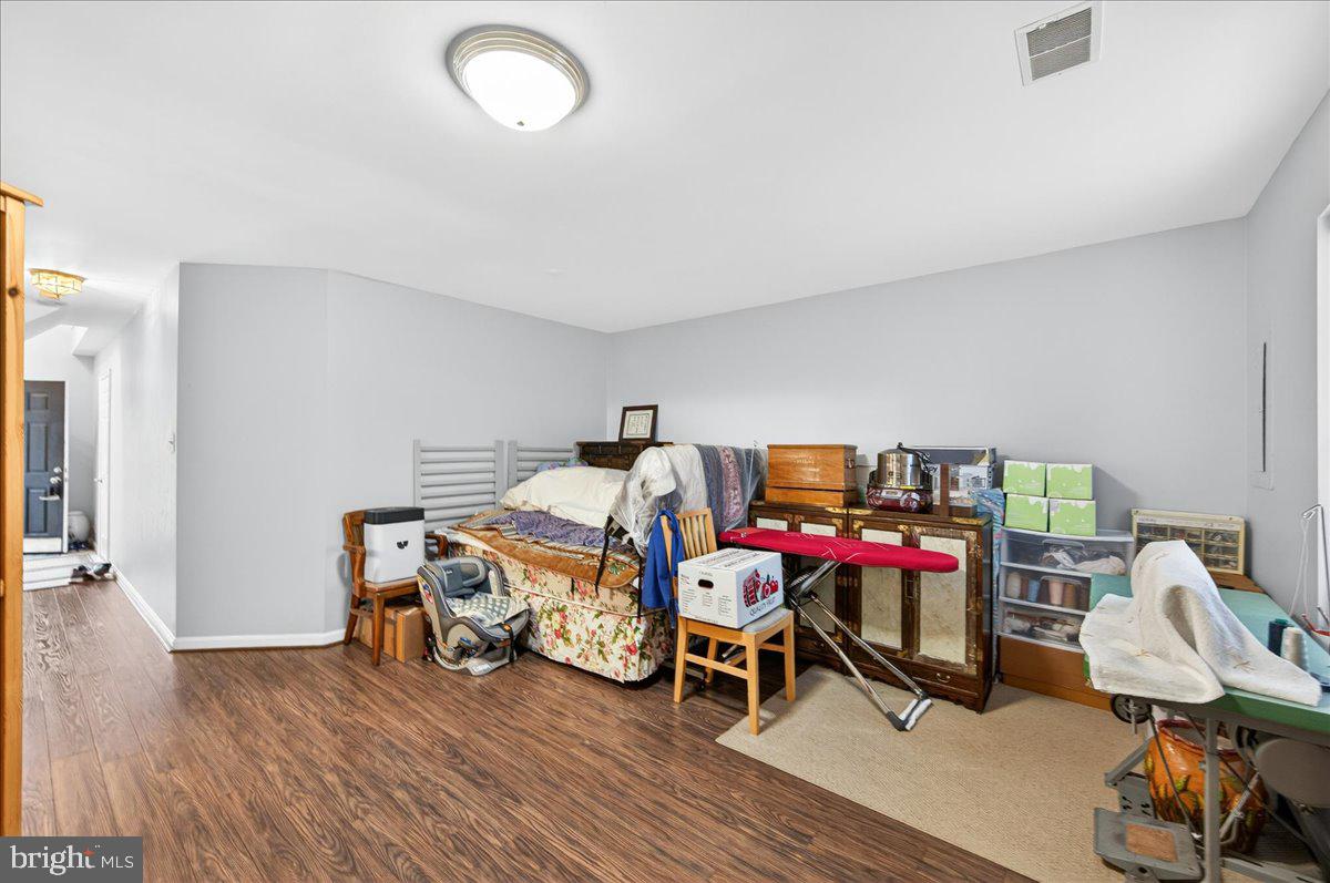 CENTRE RIDGE LAND BAY - Residential