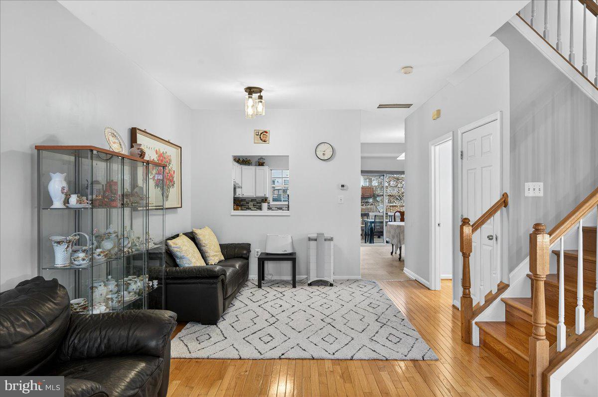 CENTRE RIDGE LAND BAY - Residential