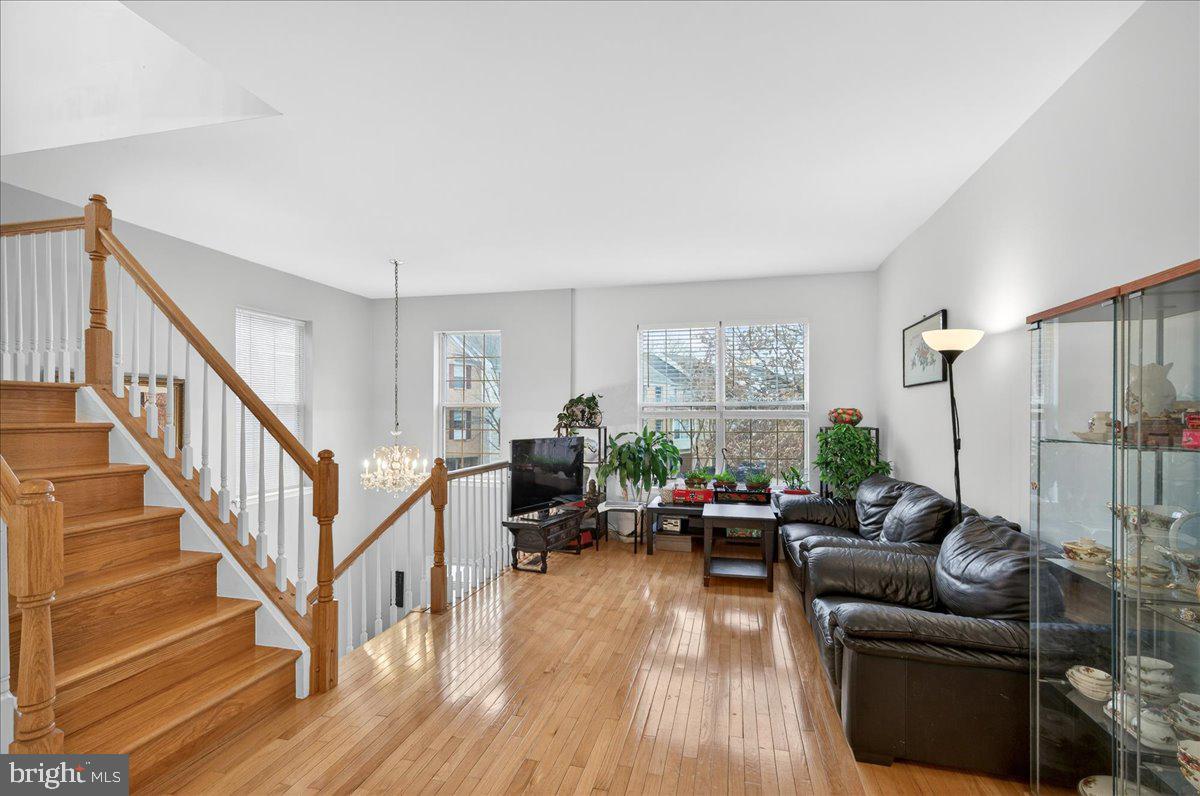 CENTRE RIDGE LAND BAY - Residential