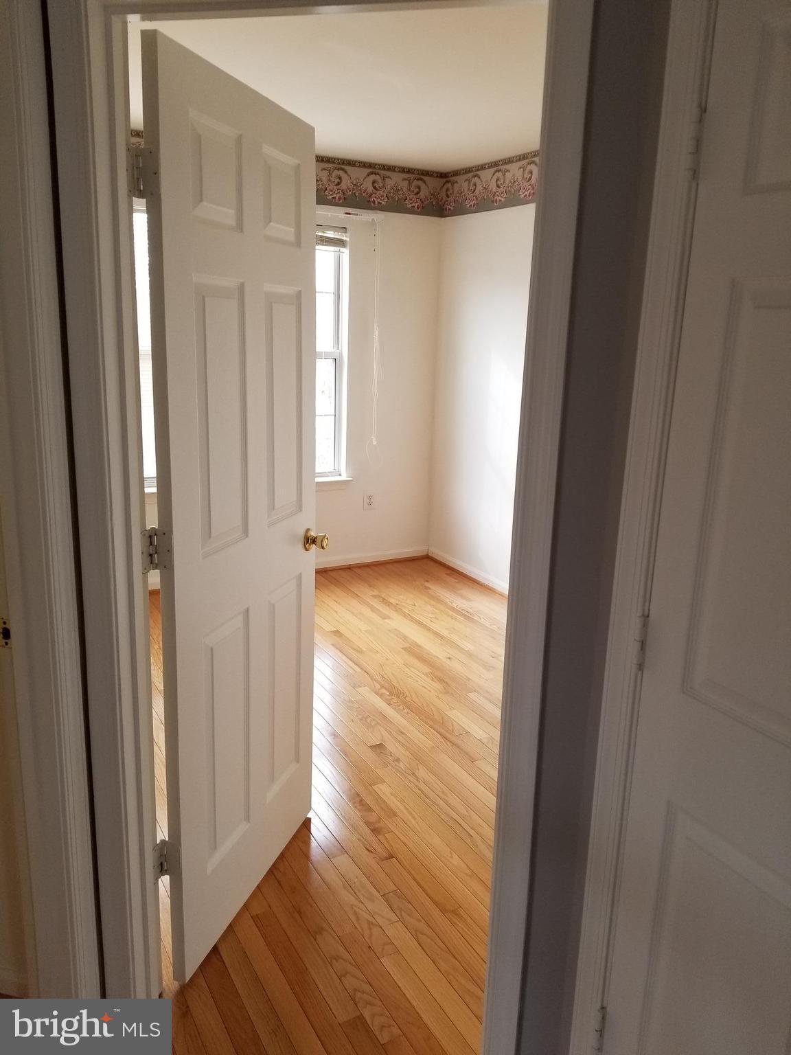 CENTRE RIDGE LAND BAY - Residential