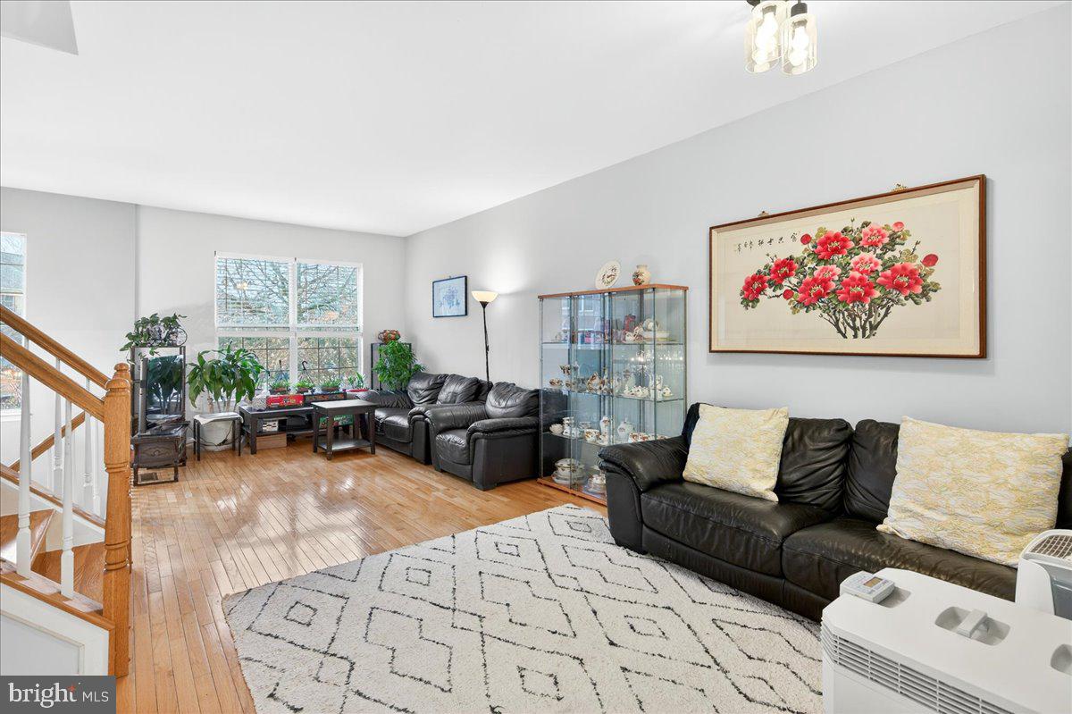 CENTRE RIDGE LAND BAY - Residential