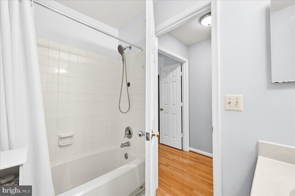 CENTRE RIDGE LAND BAY - Residential