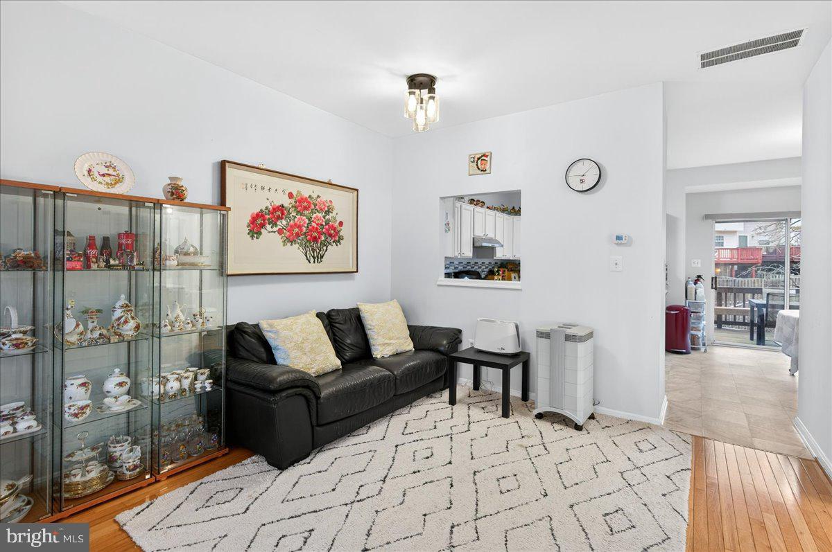 CENTRE RIDGE LAND BAY - Residential