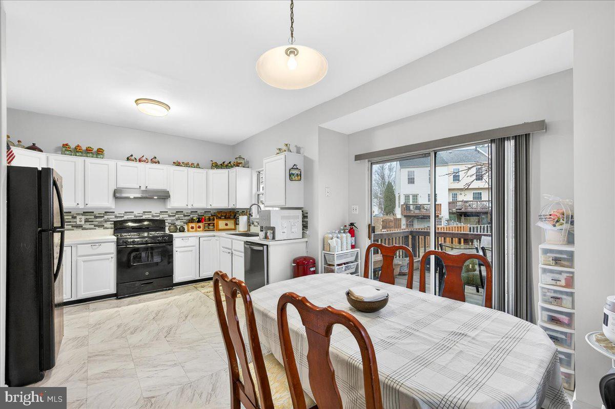 CENTRE RIDGE LAND BAY - Residential