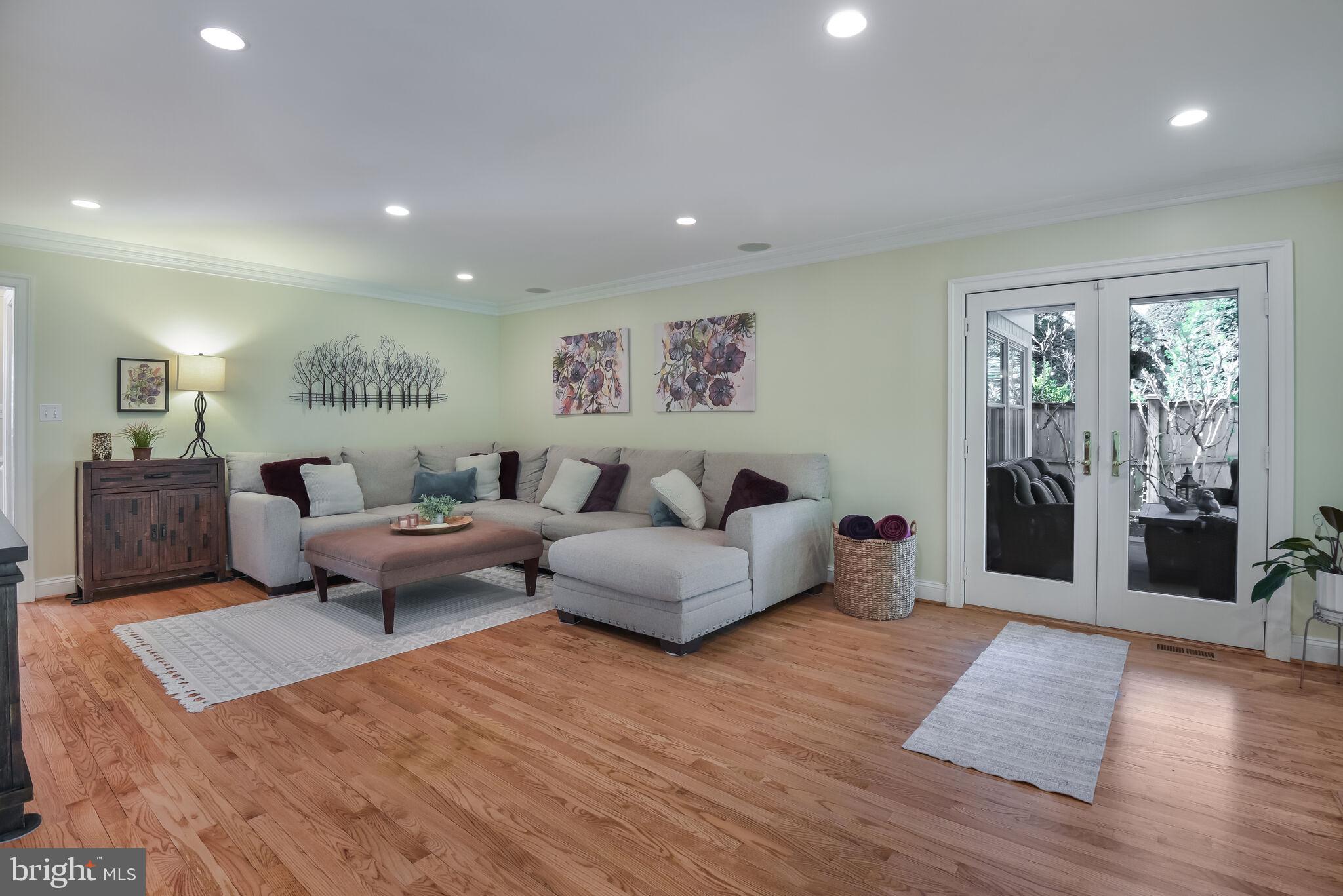 WINDSOR HILLS - Residential