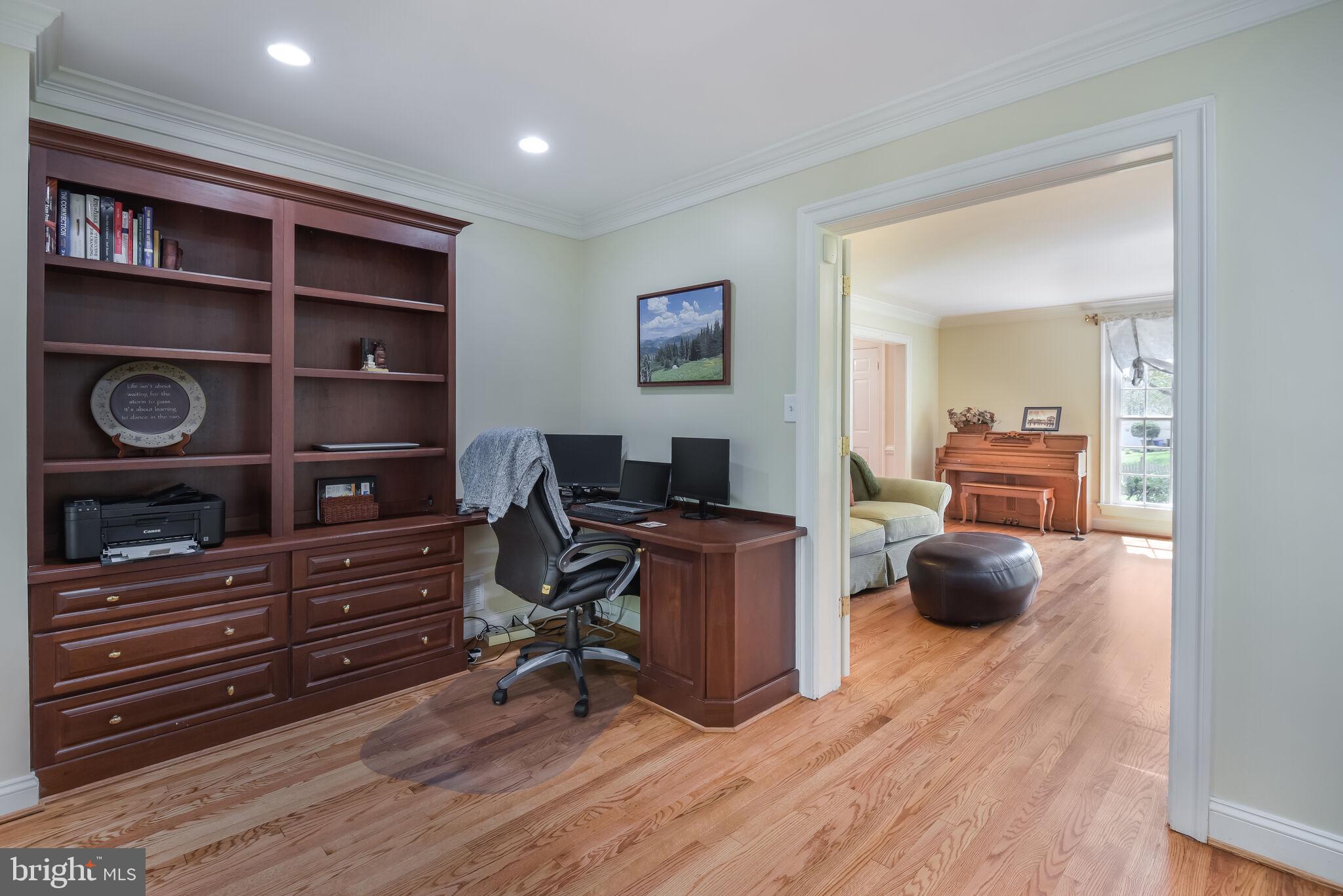 WINDSOR HILLS - Residential