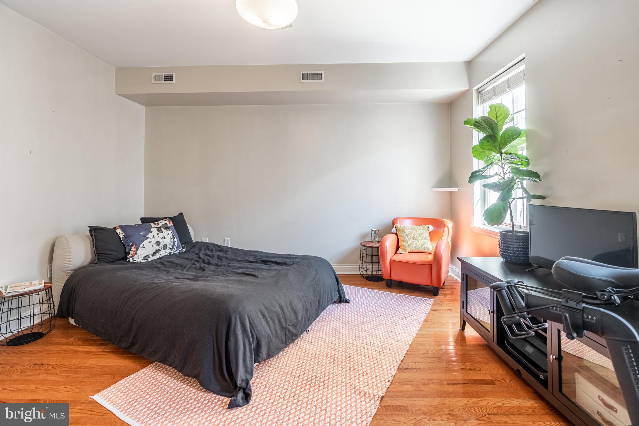 GRADUATE HOSPITAL - Residential