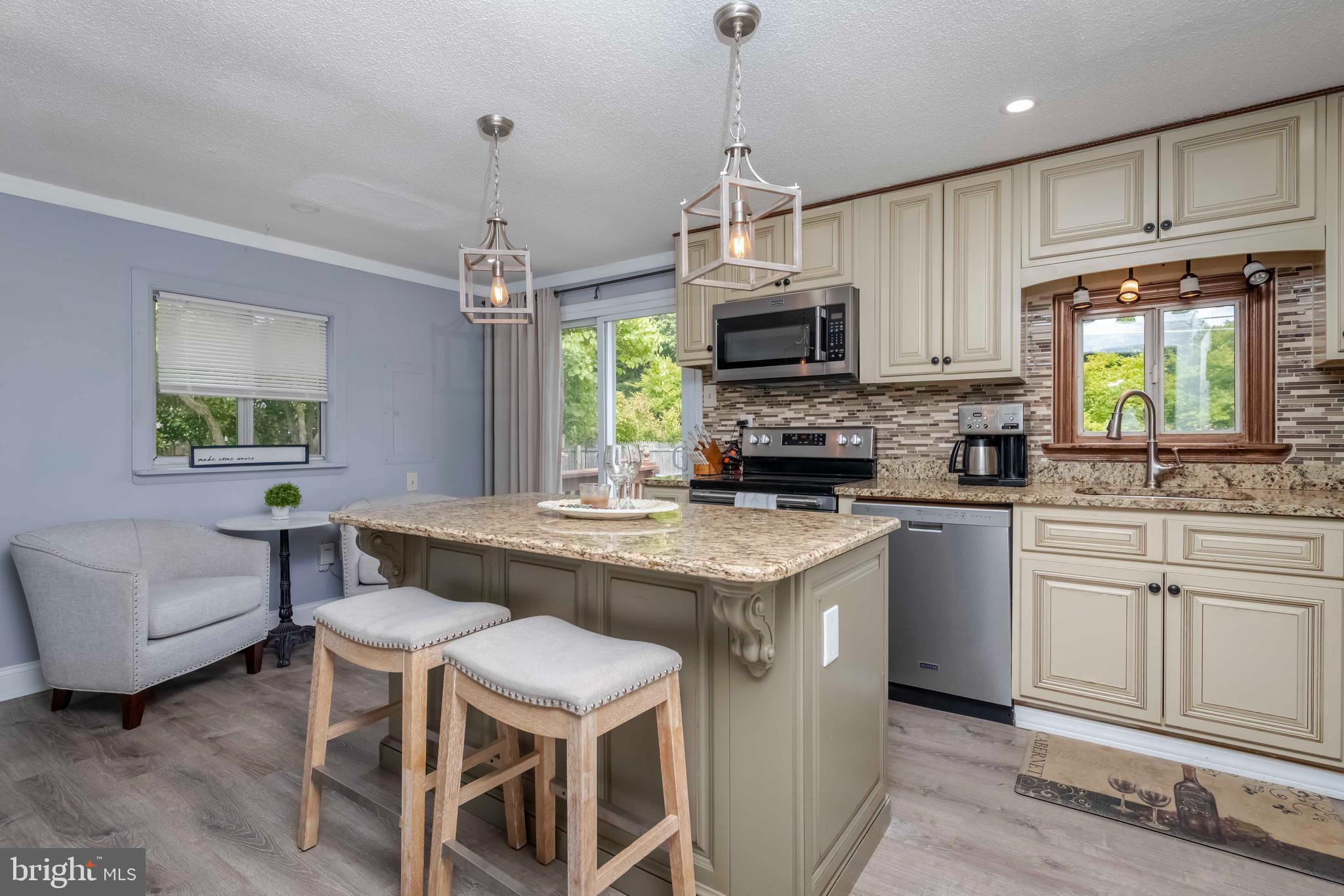 CRESTWOOD ACRES - Residential