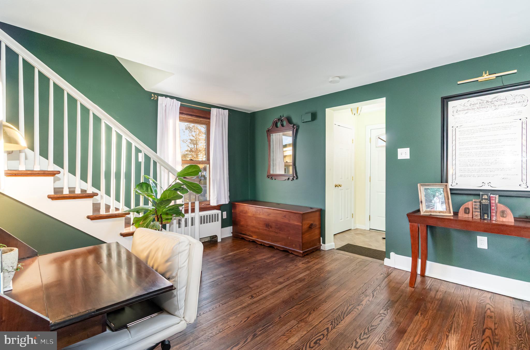 923 N COLLEGE STREET