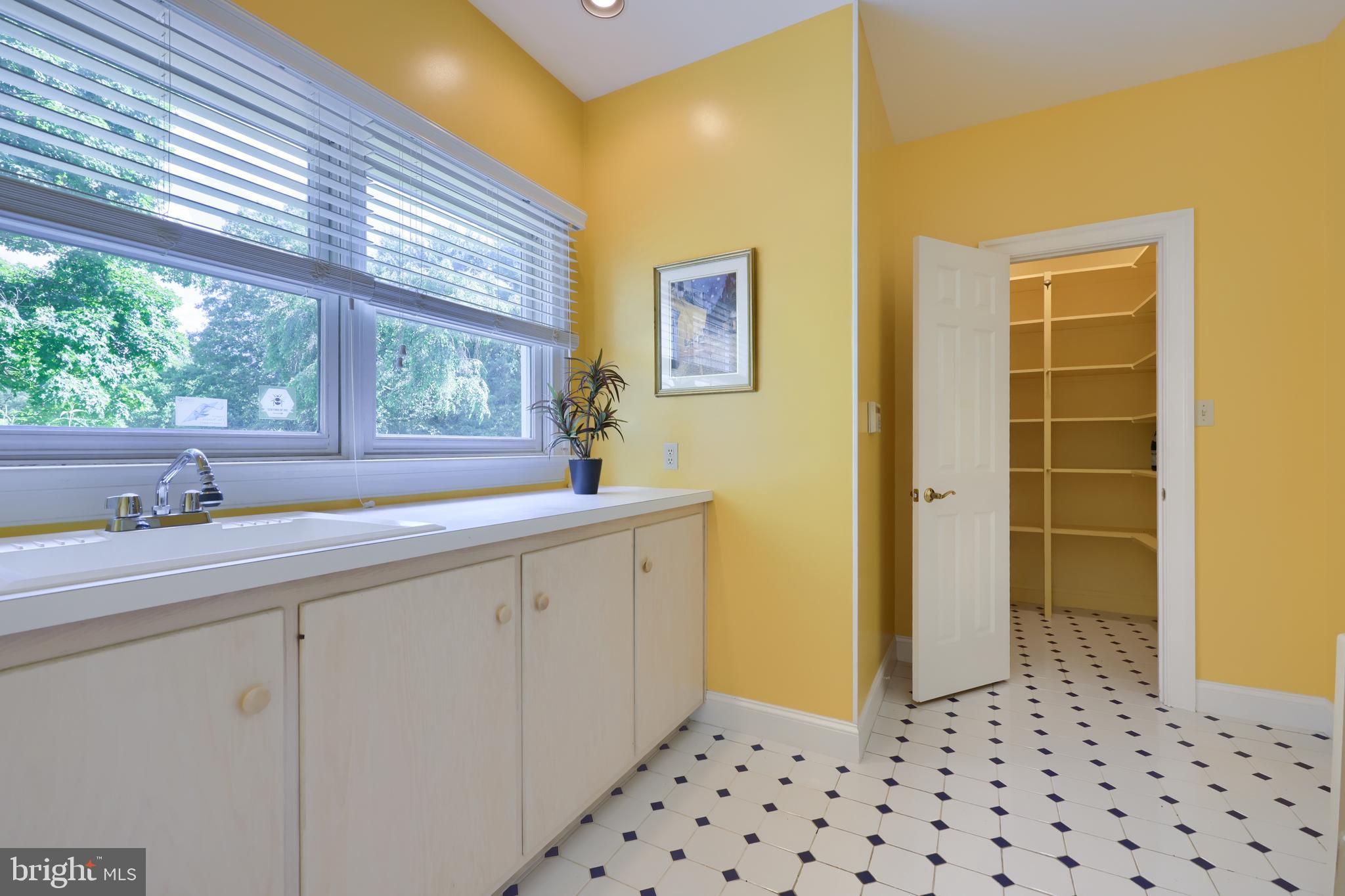 STONEHENGE - Residential