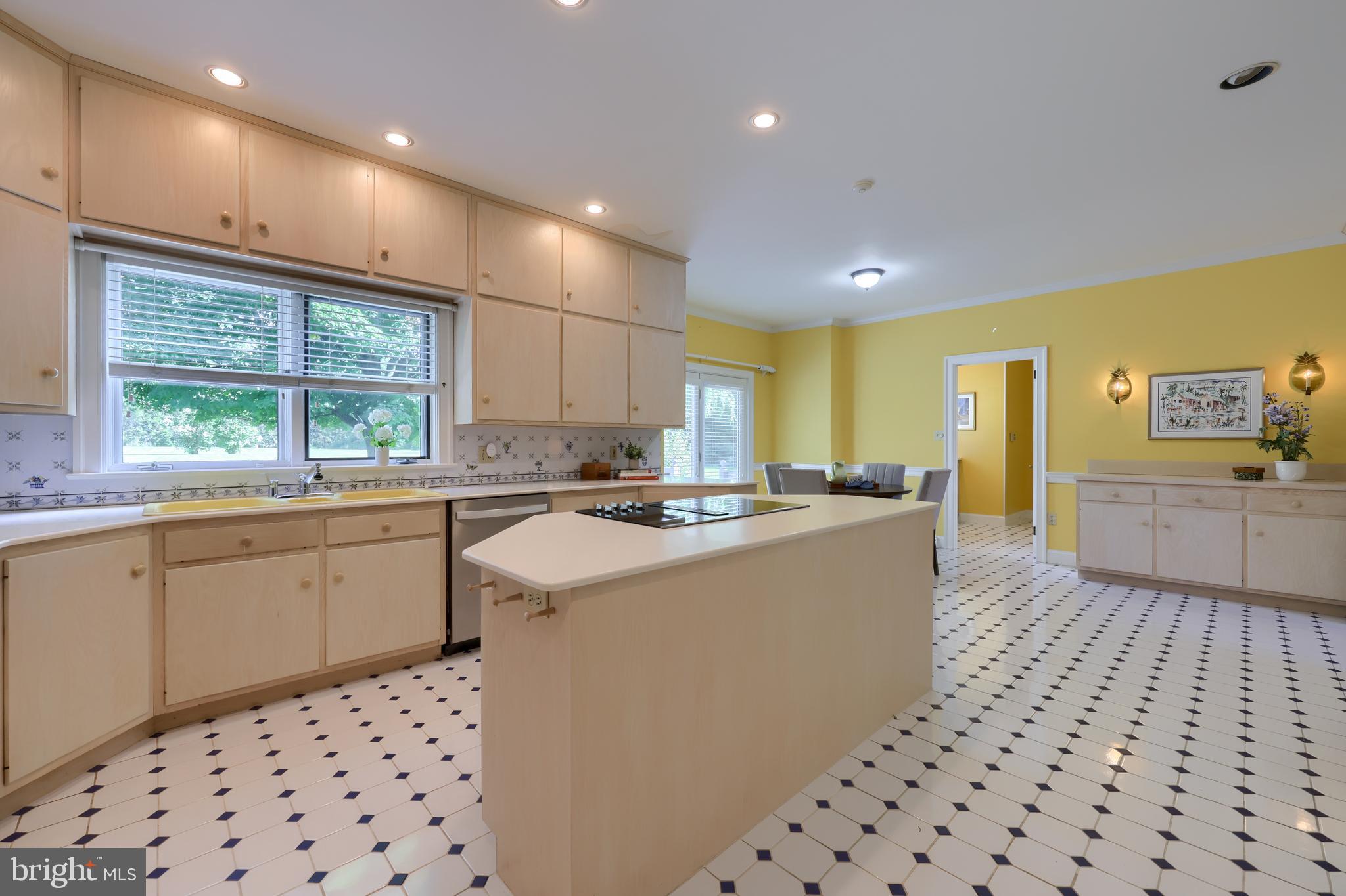 STONEHENGE - Residential