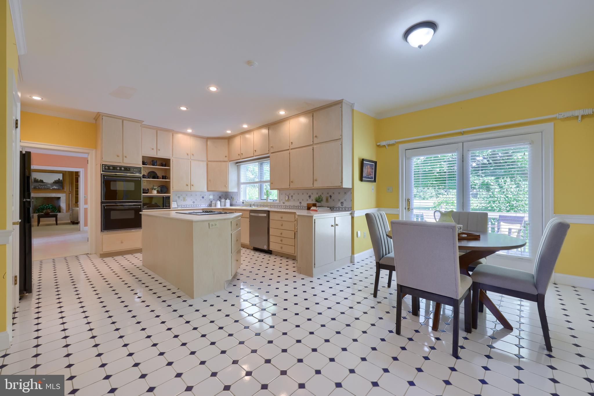 STONEHENGE - Residential