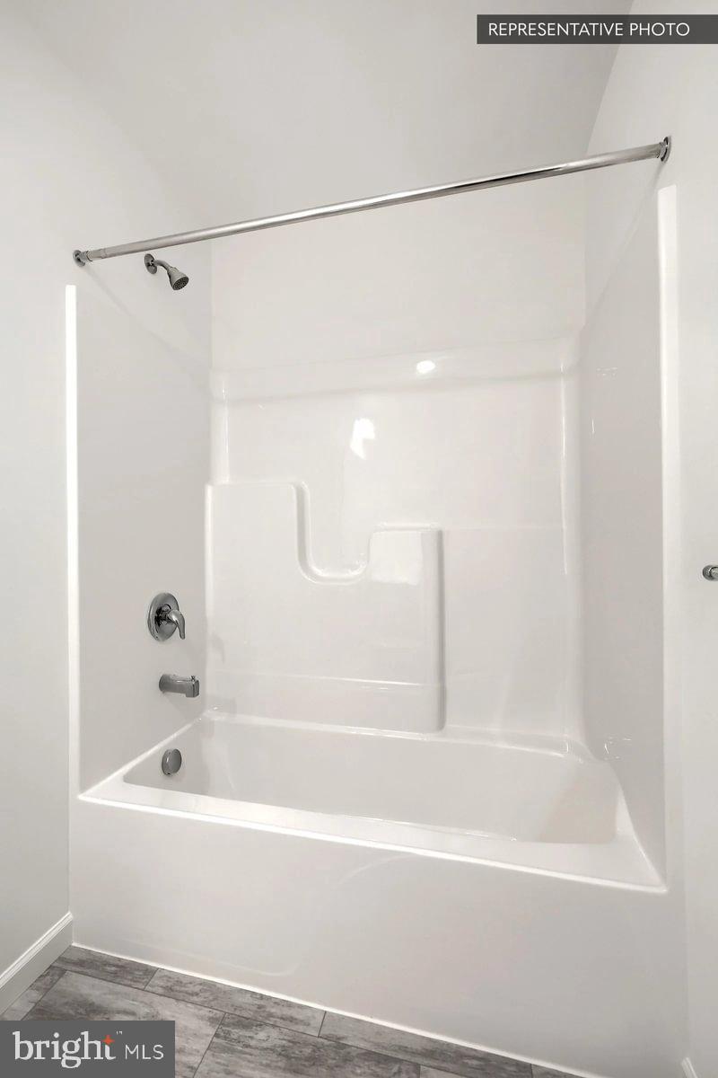 THE SEASONS - Residential