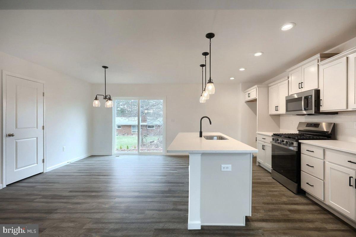 THE SEASONS - Residential