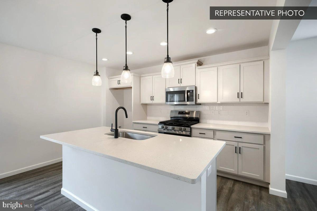 THE SEASONS - Residential