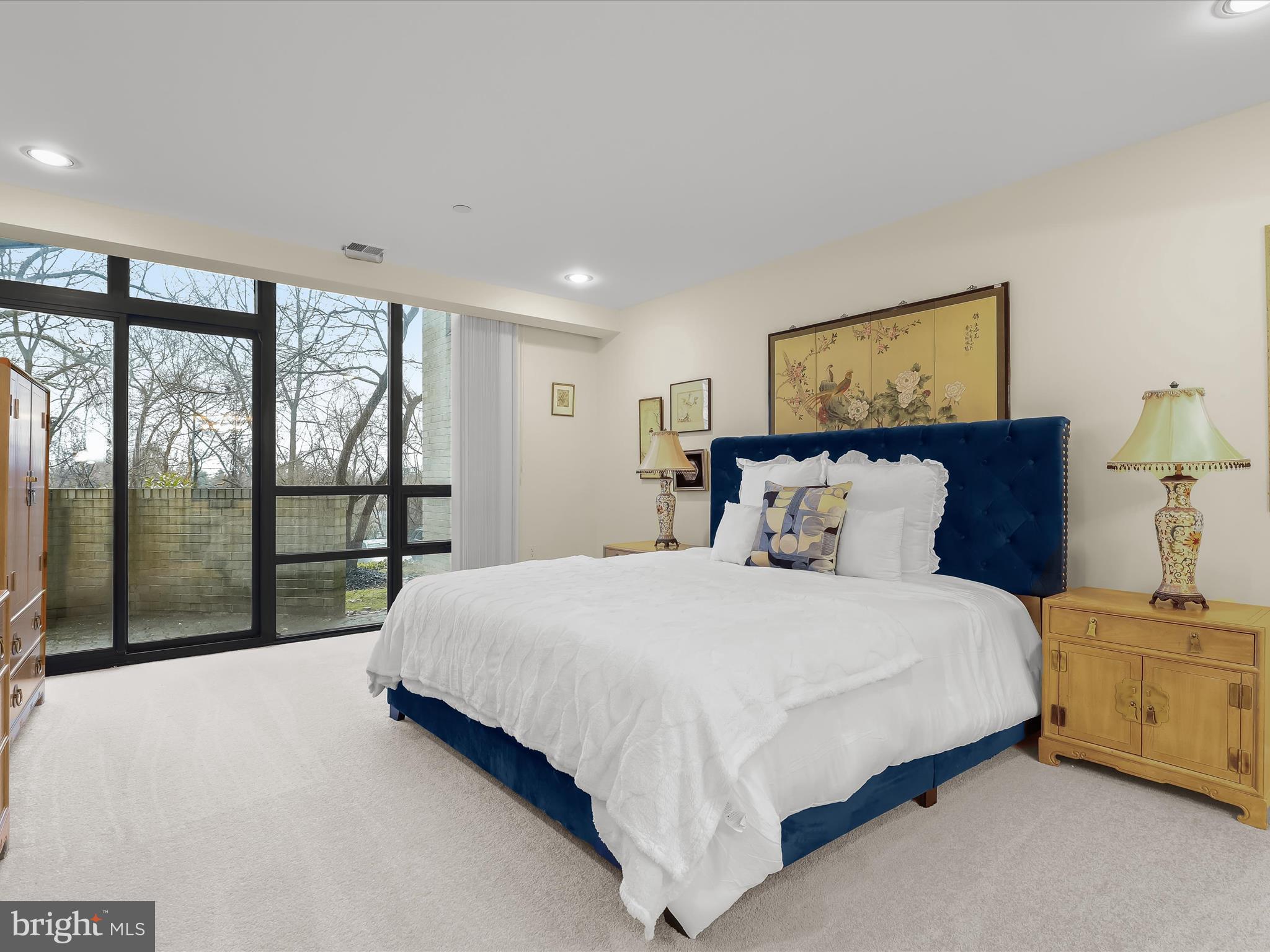 PAVILION IN THE PARK - Residential