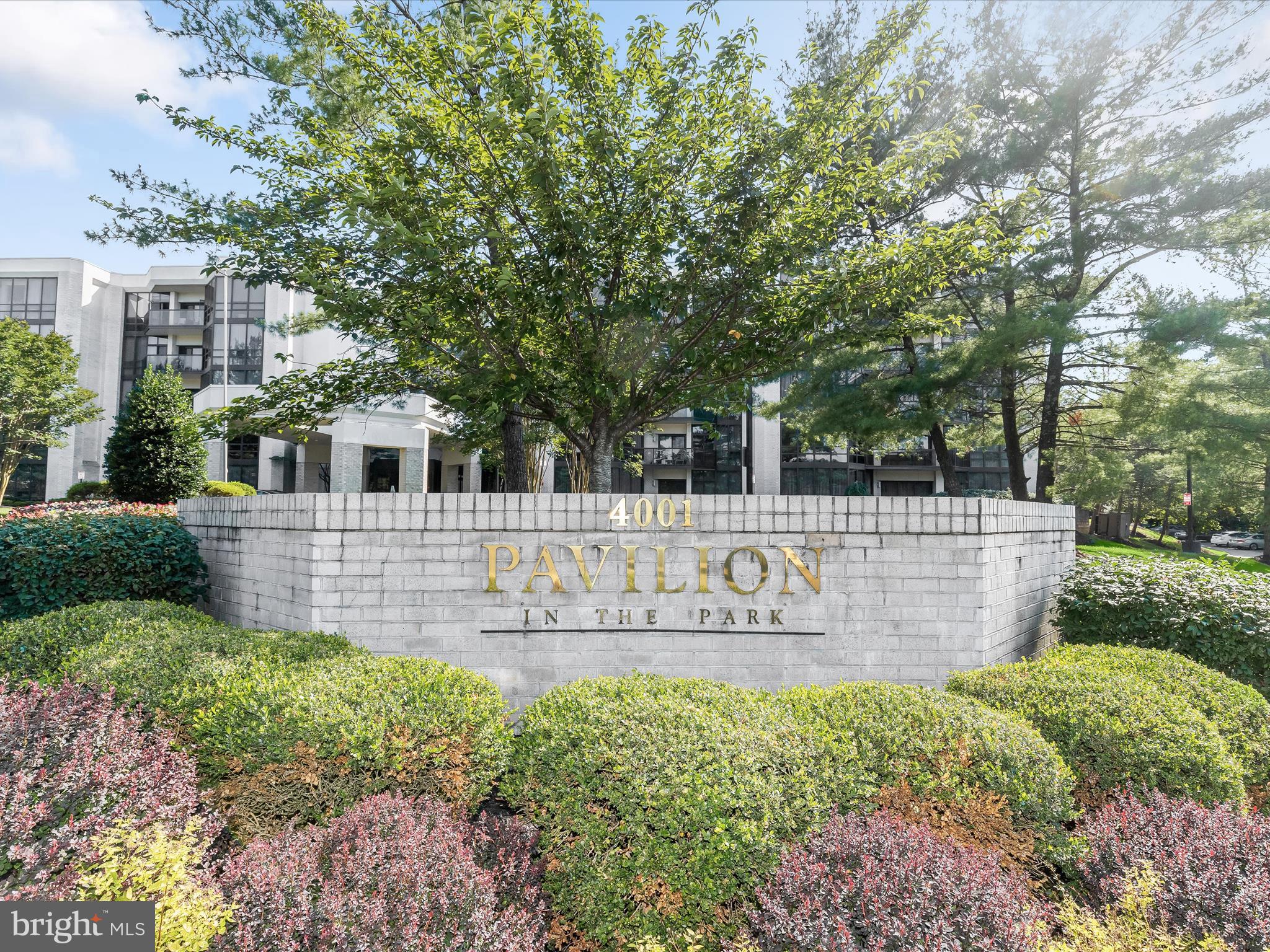 PAVILION IN THE PARK - Residential