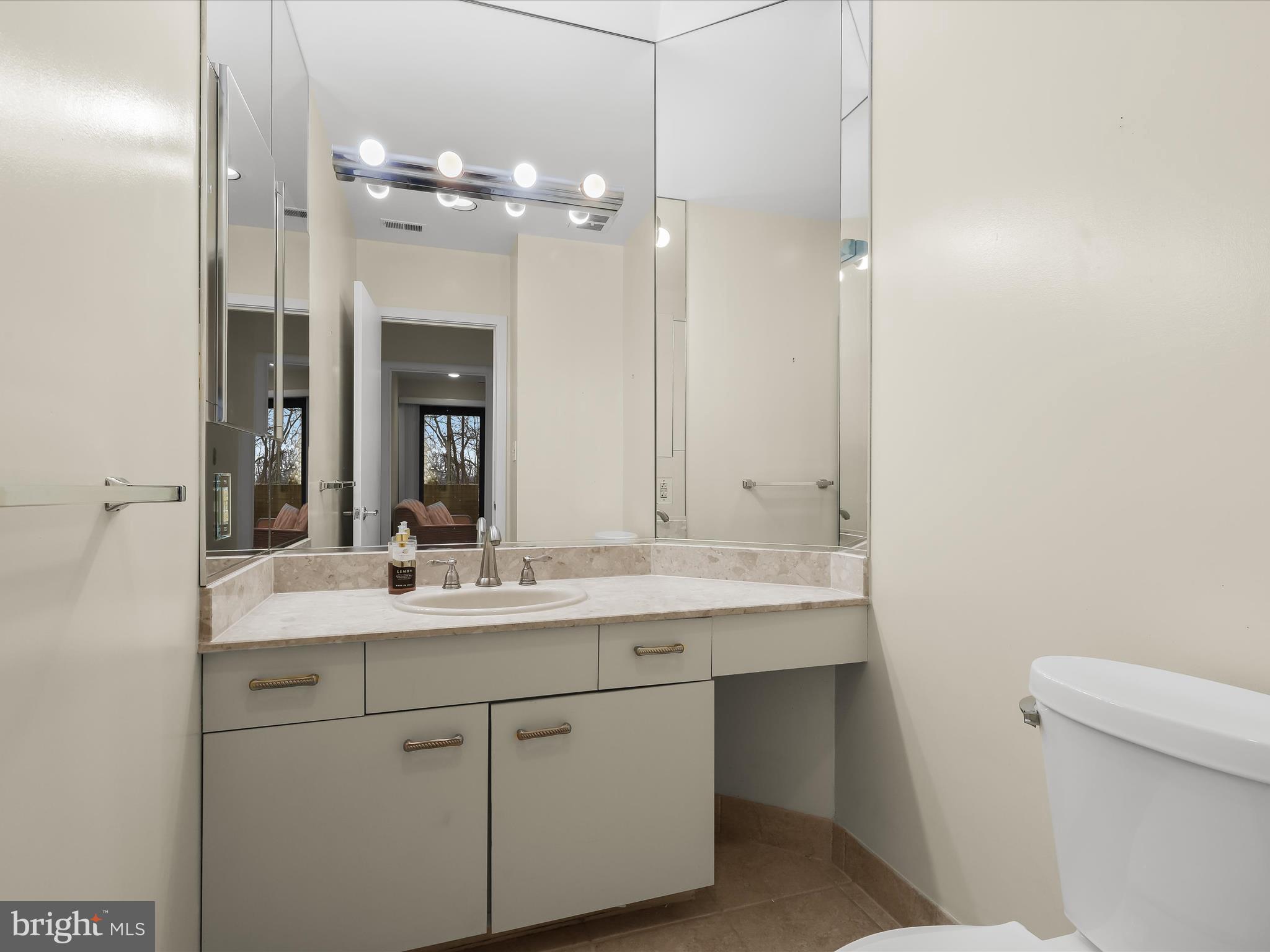 PAVILION IN THE PARK - Residential