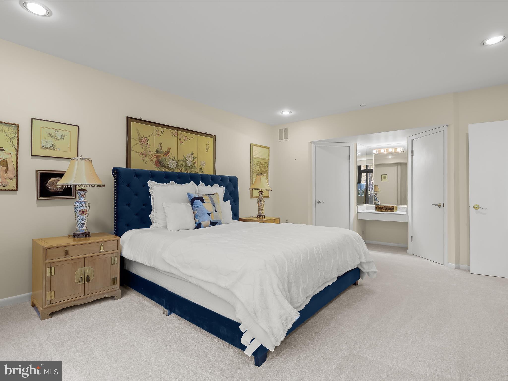 PAVILION IN THE PARK - Residential