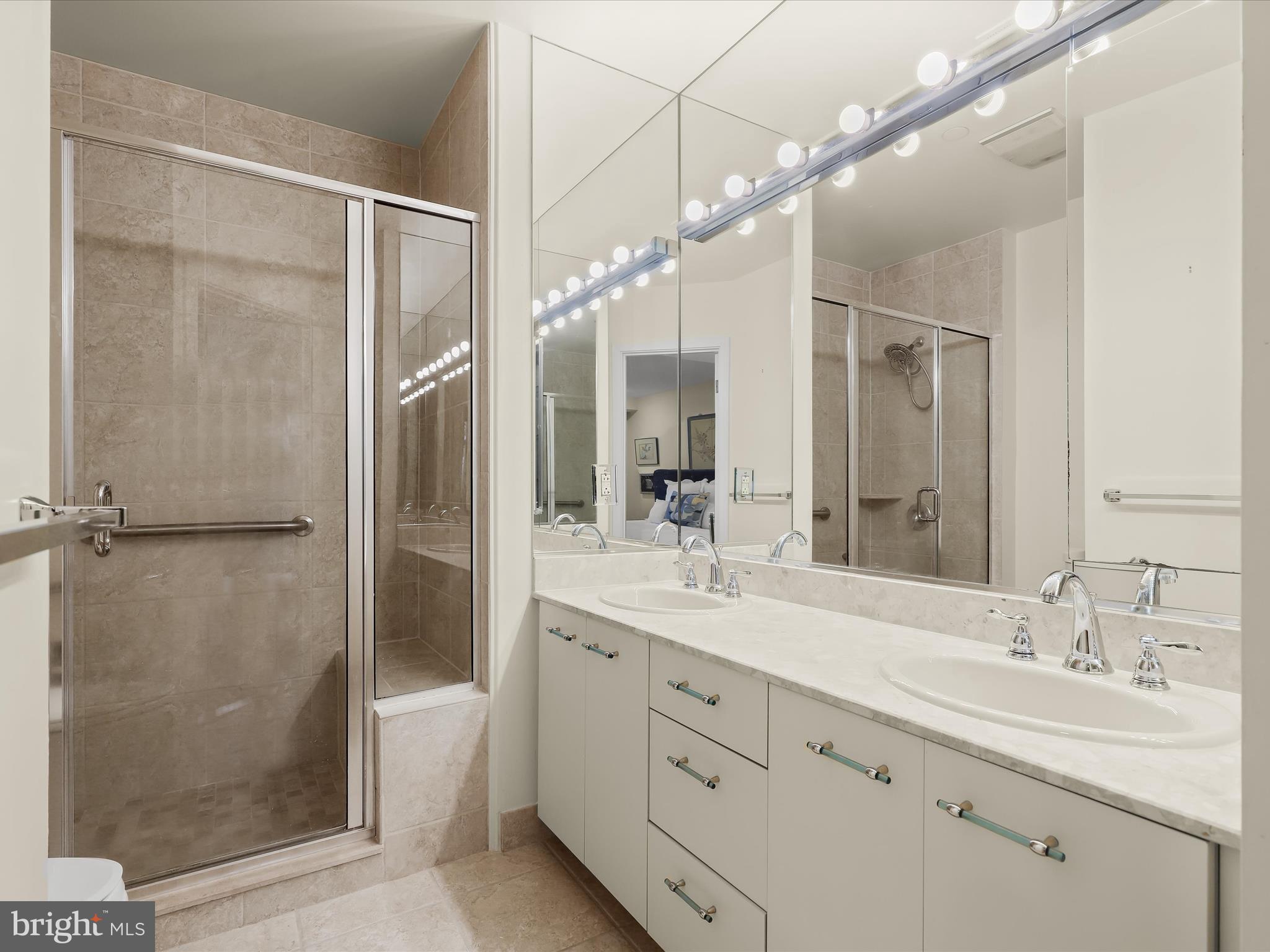 PAVILION IN THE PARK - Residential