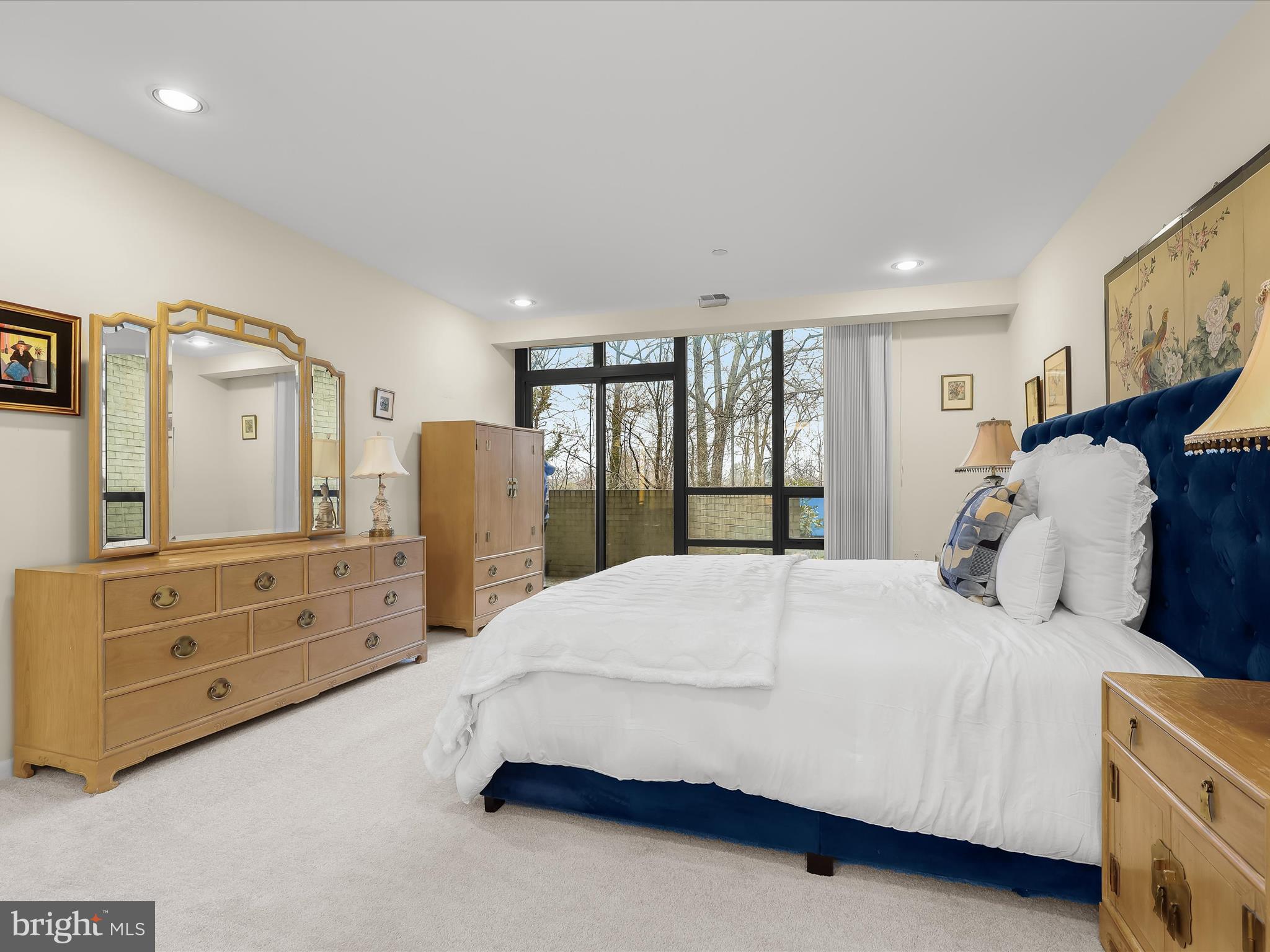 PAVILION IN THE PARK - Residential