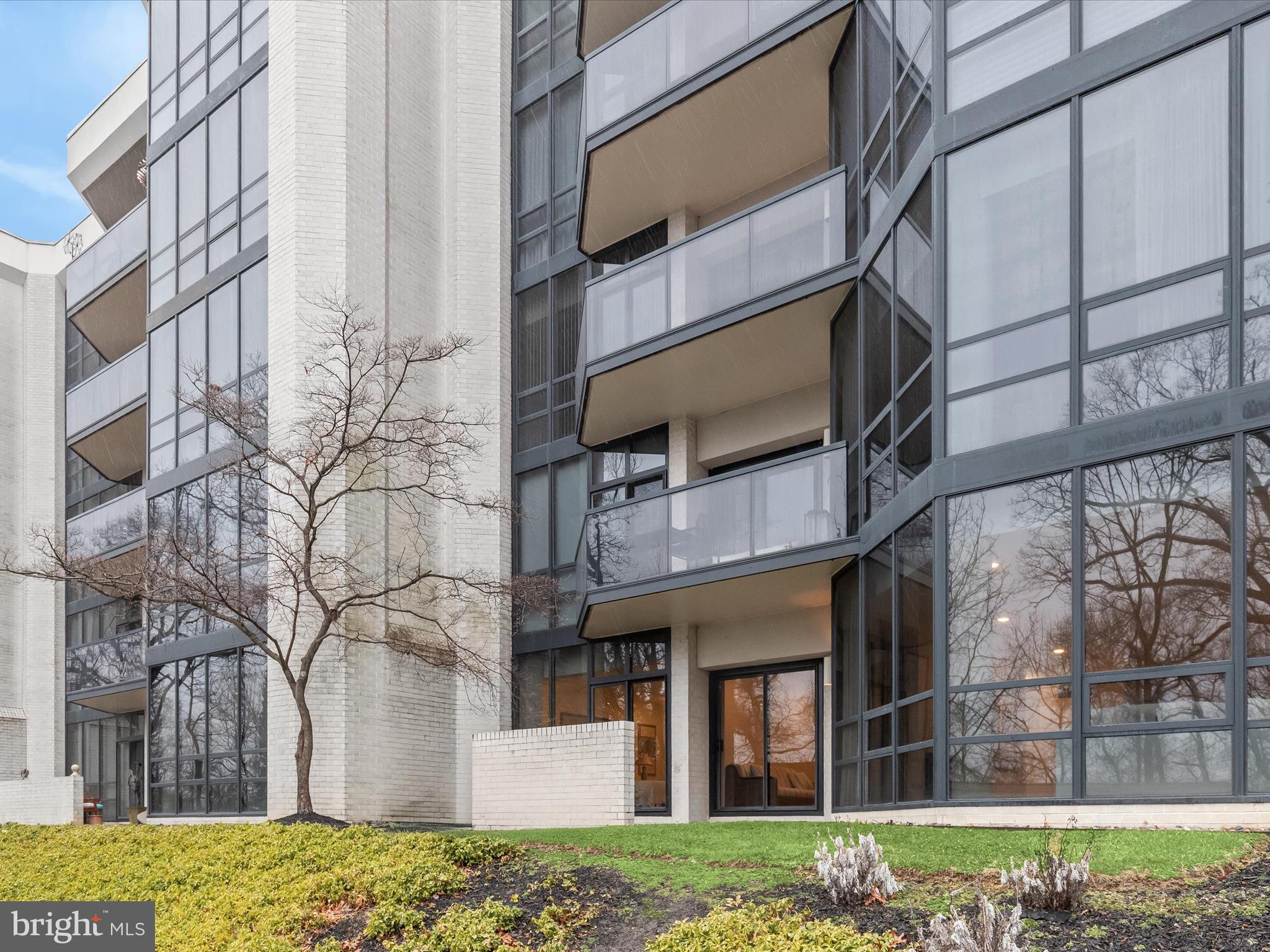 PAVILION IN THE PARK - Residential