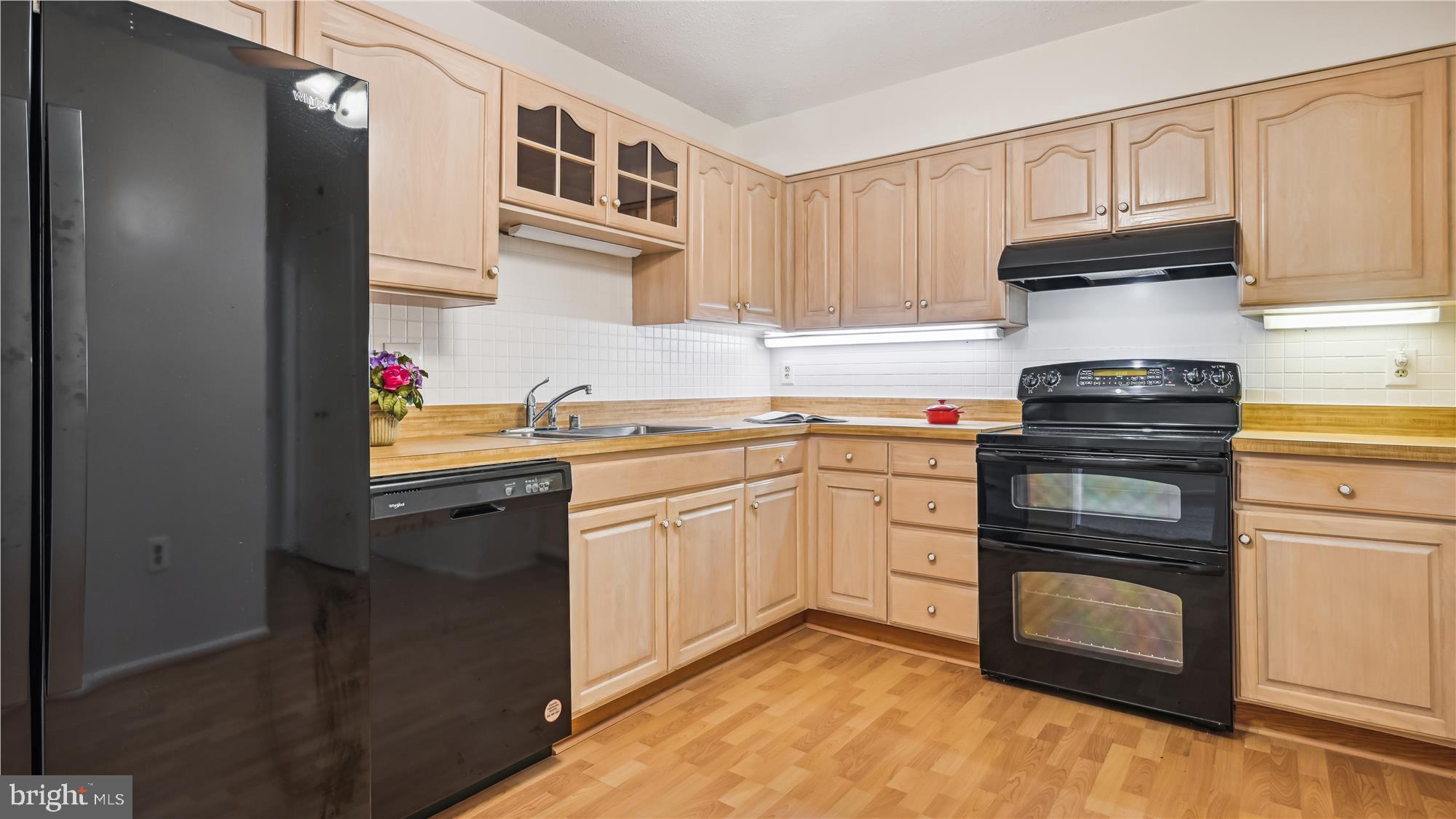 LEISURE WORLD - Residential