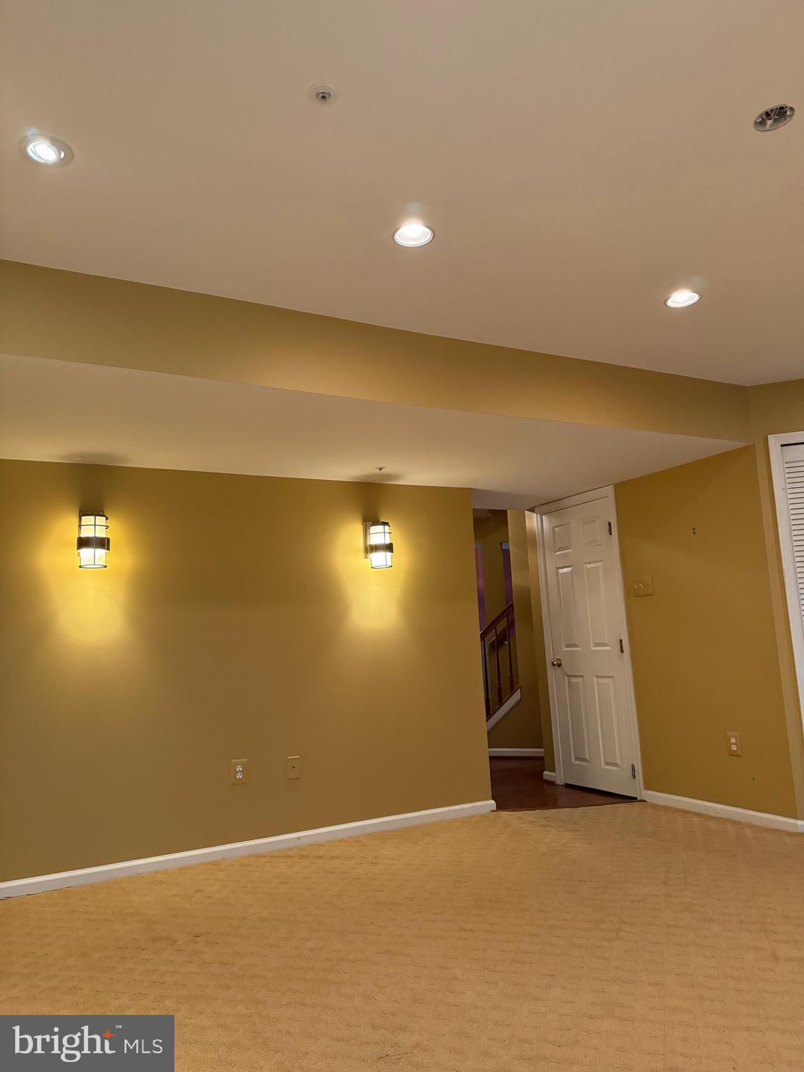 RUSSETT - Residential