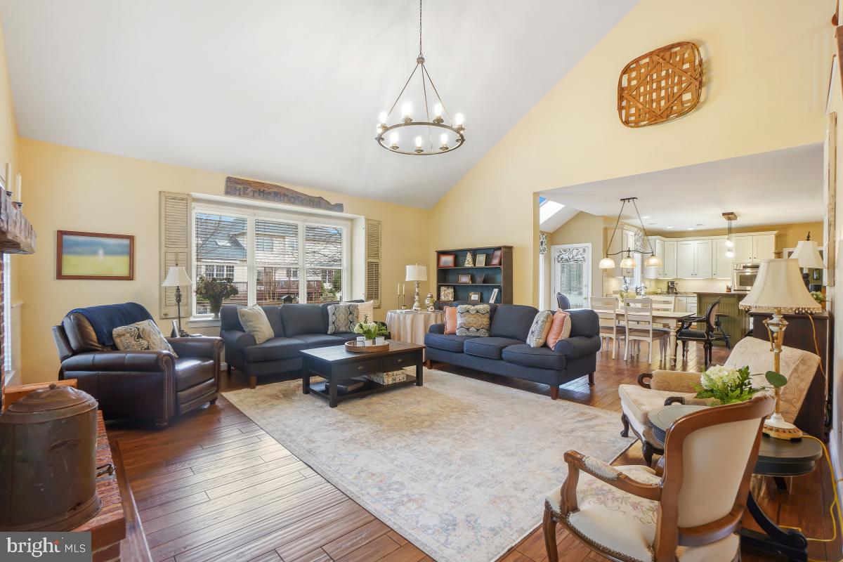 BROOKE MANOR - Residential