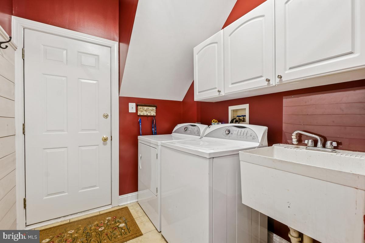 BROOKE MANOR - Residential