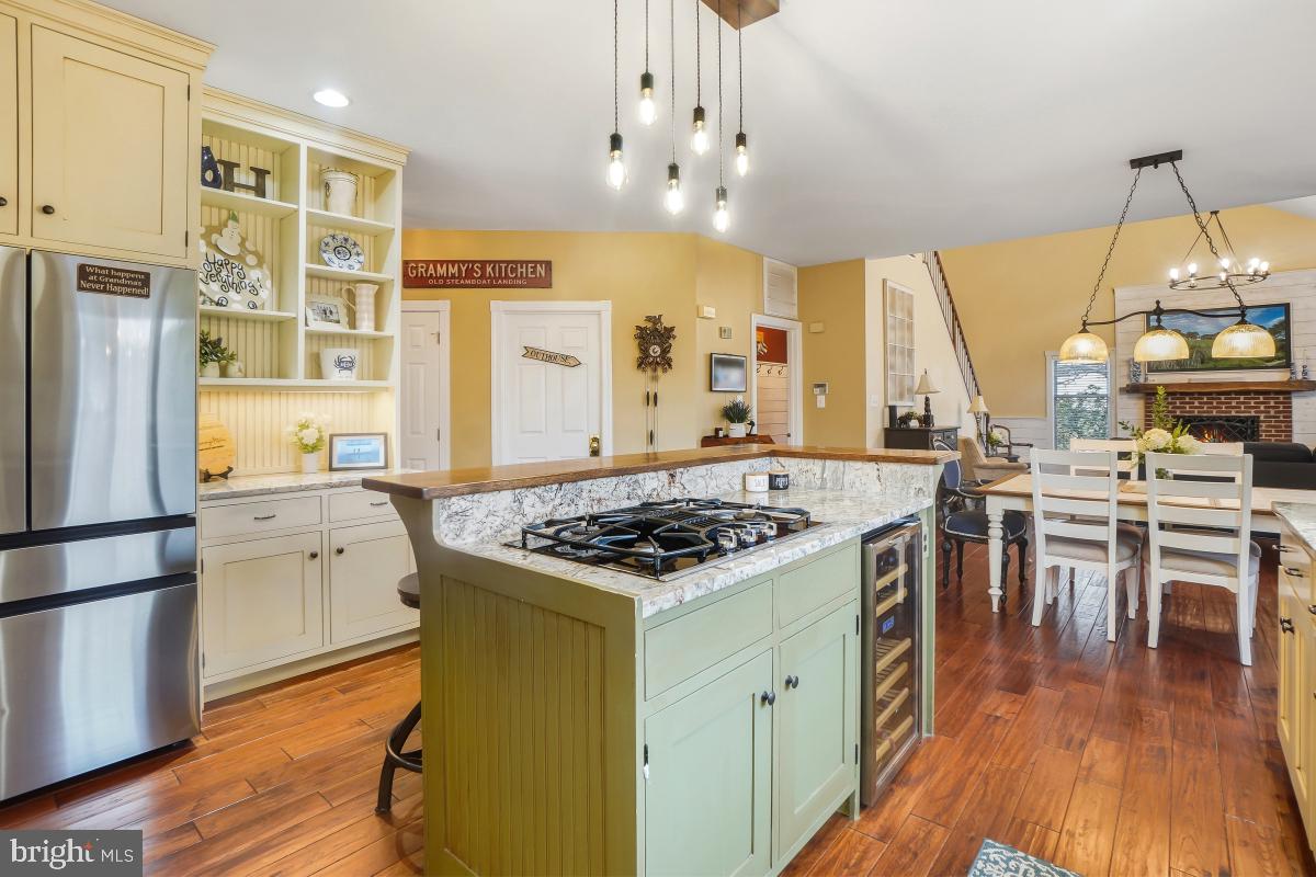 BROOKE MANOR - Residential