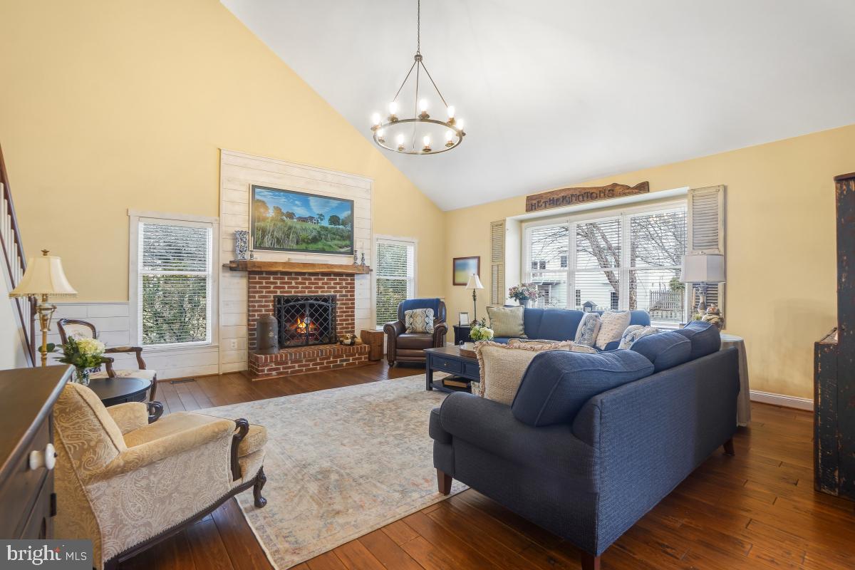 BROOKE MANOR - Residential