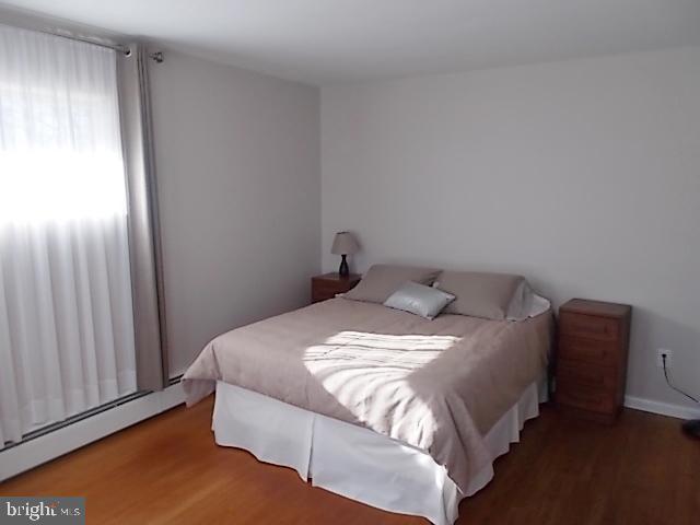 HOLLYWOOD SQUARE - Residential