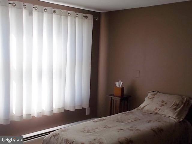 HOLLYWOOD SQUARE - Residential