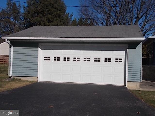 HOLLYWOOD SQUARE - Residential