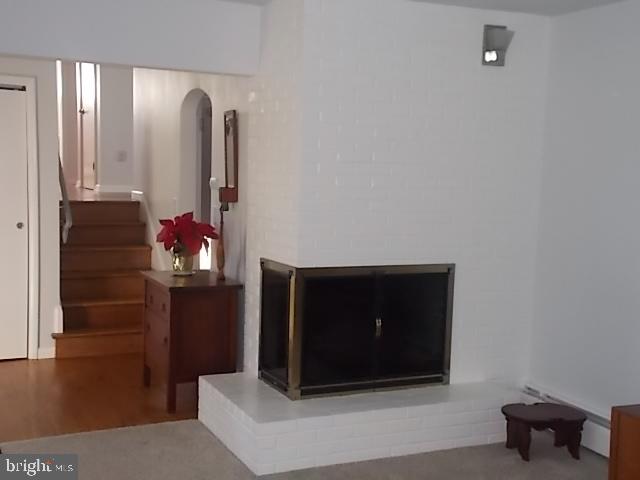 HOLLYWOOD SQUARE - Residential