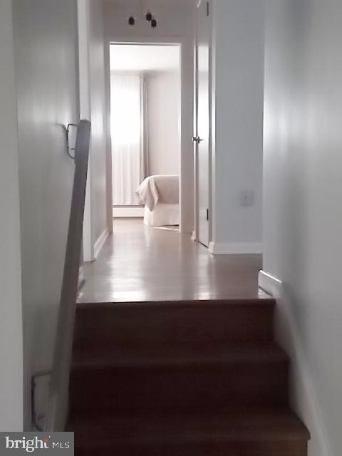 HOLLYWOOD SQUARE - Residential